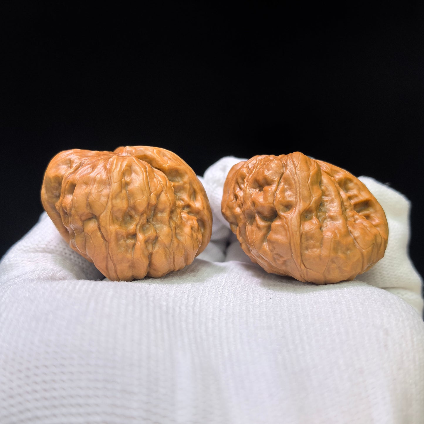 "Toad Head Smooth-Sailing" (Hamatou Yifan Fengshun) Scholar Walnuts Pair | 27.0mm x 35.0mm | Miniature Inverse Profile | Singularities Grade Masterpiece | Stock ID: HMTYF-401E