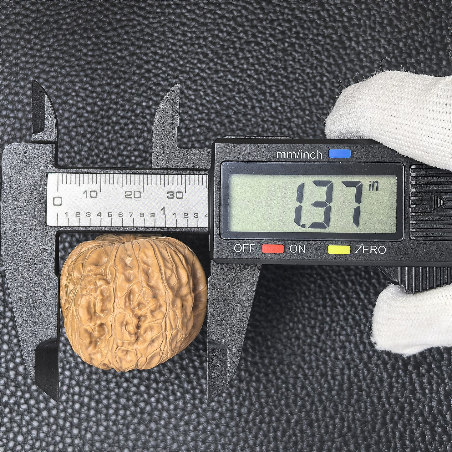 The "Pinggu Ingot" (Pinggu Yuan Bao) Pair | 35.0mm x 39.0mm | PGYB-402