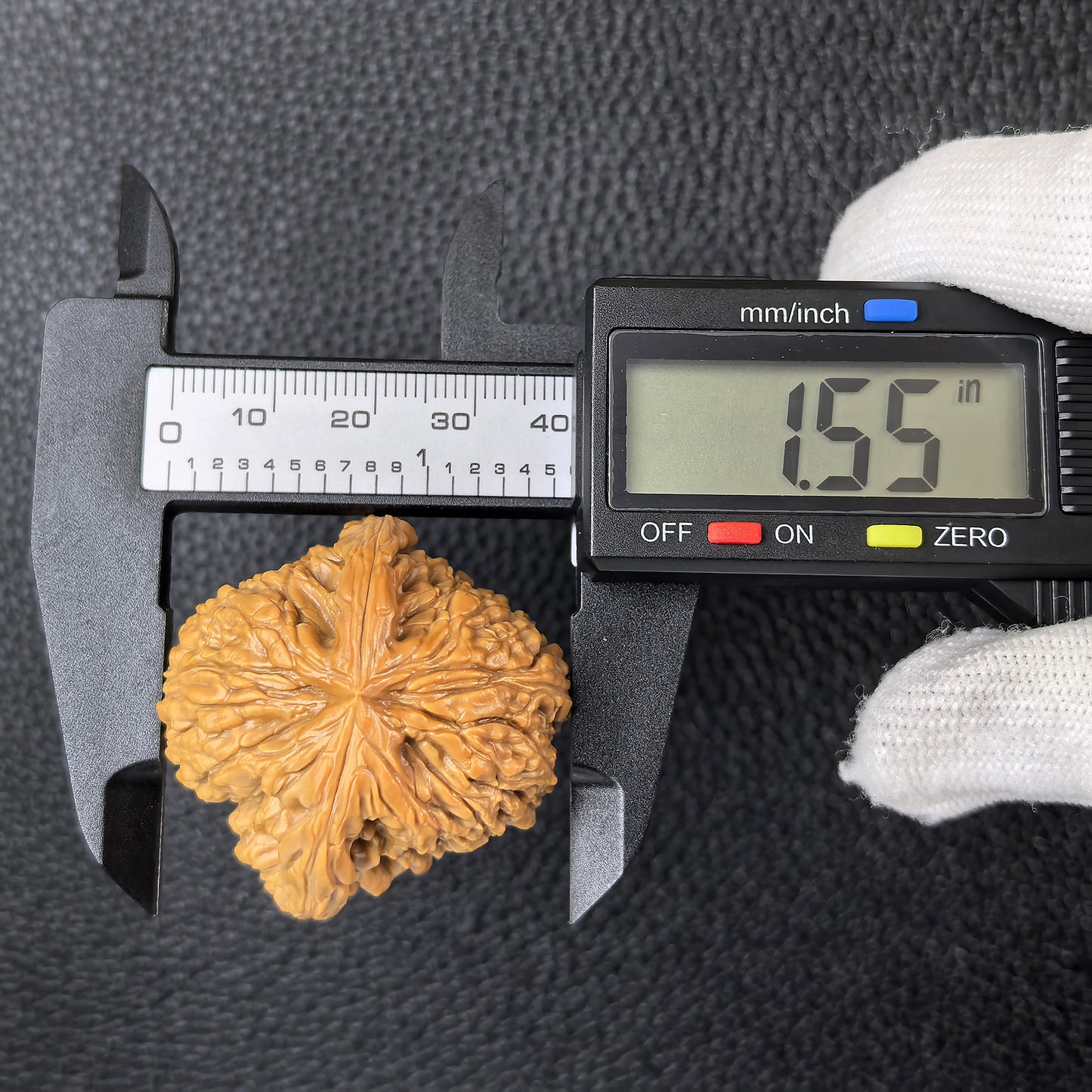 The "Hundred Longevity" (Bai Shou) Pair | 42.0mm x 42.0mm | BSJ-403