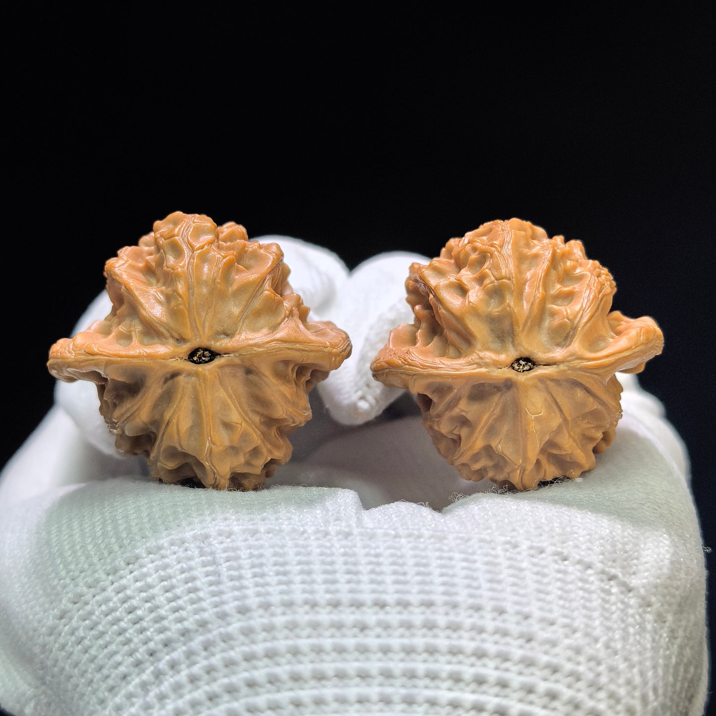 "Mini Nuwa Stone" Xiuzhen Nüwashi XZNWS-1601 Low-Profile Pocket Wenwan Walnuts Pair | 32.0mm x 31.0mm | XZNWS-1601