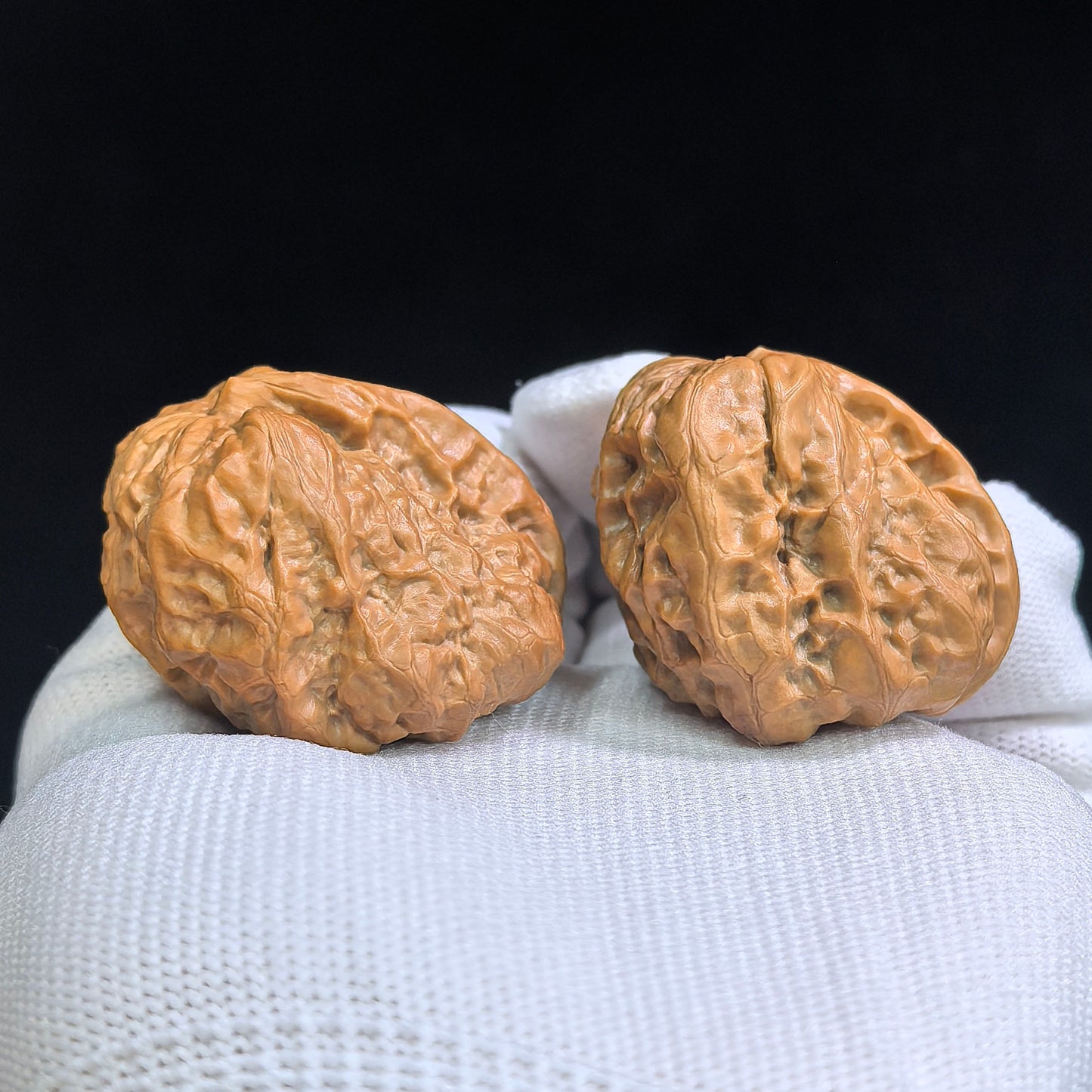 "Squatting Toad Smooth Sailing" (Wa Yifan / Hama Dun) Scholar Walnuts Pair | 33.0mm x 36.0mm | Deep-Belly Pocket Stance | Collector Grade E | Stock ID: WFN-SY1B5