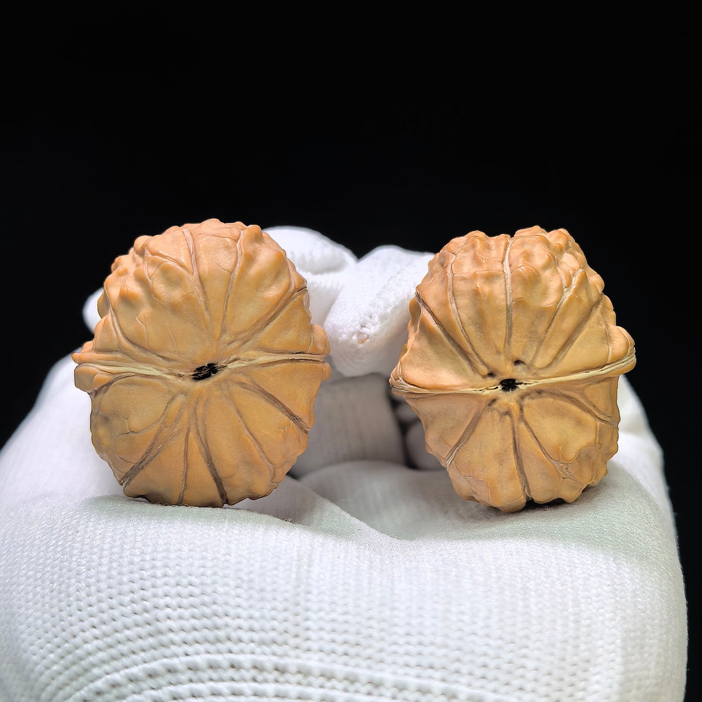 "Mini Turtle Shell Texture" Xiuzhen Gujiaowen XZGJW-1601 Pocket-Sized Wenwan Walnuts Pair | 29.0mm x 34.0mm | XZGJW-1601