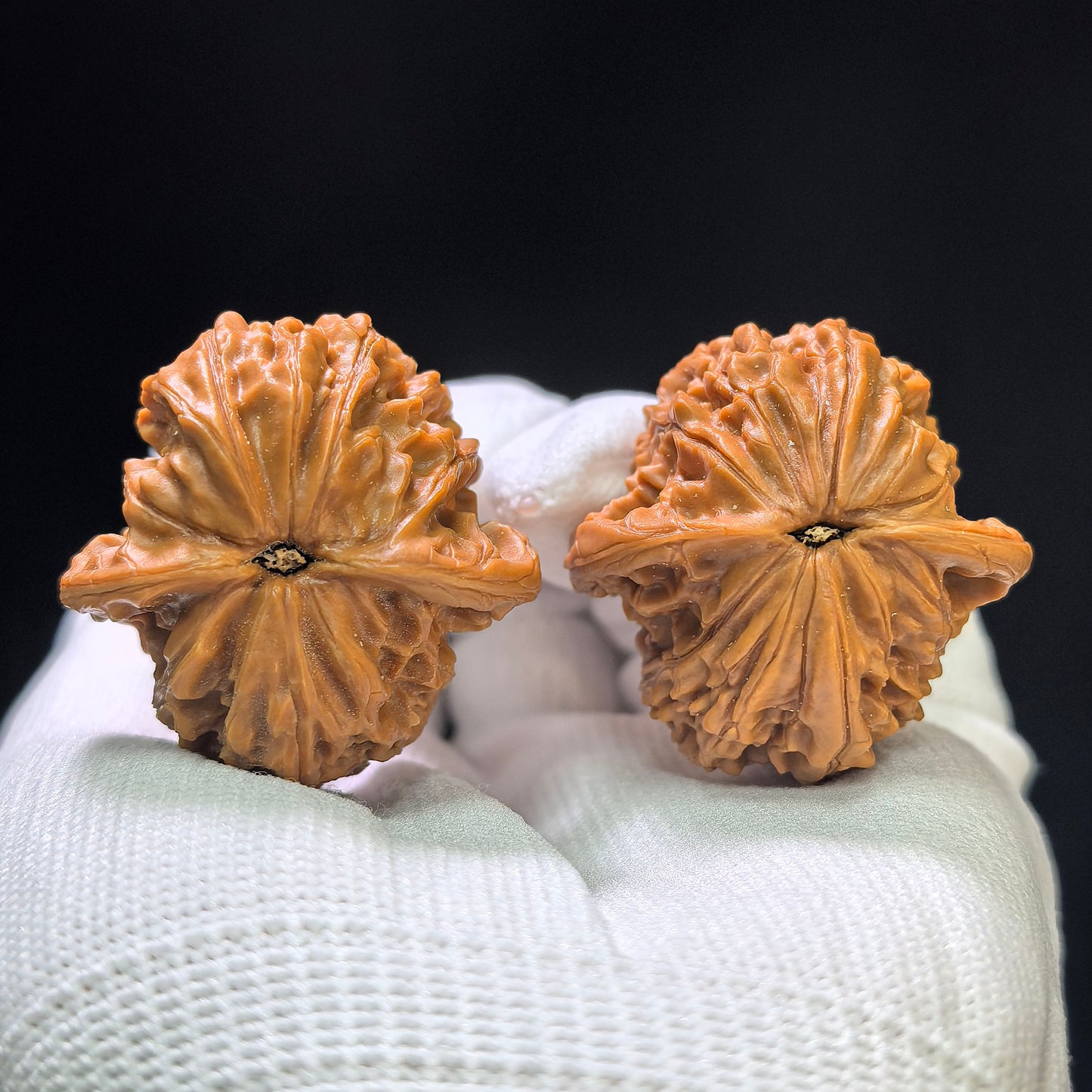 "Millstone" Mopan Wenwan Walnuts Pair | 36.0mm x 37.0mm | MP-1401