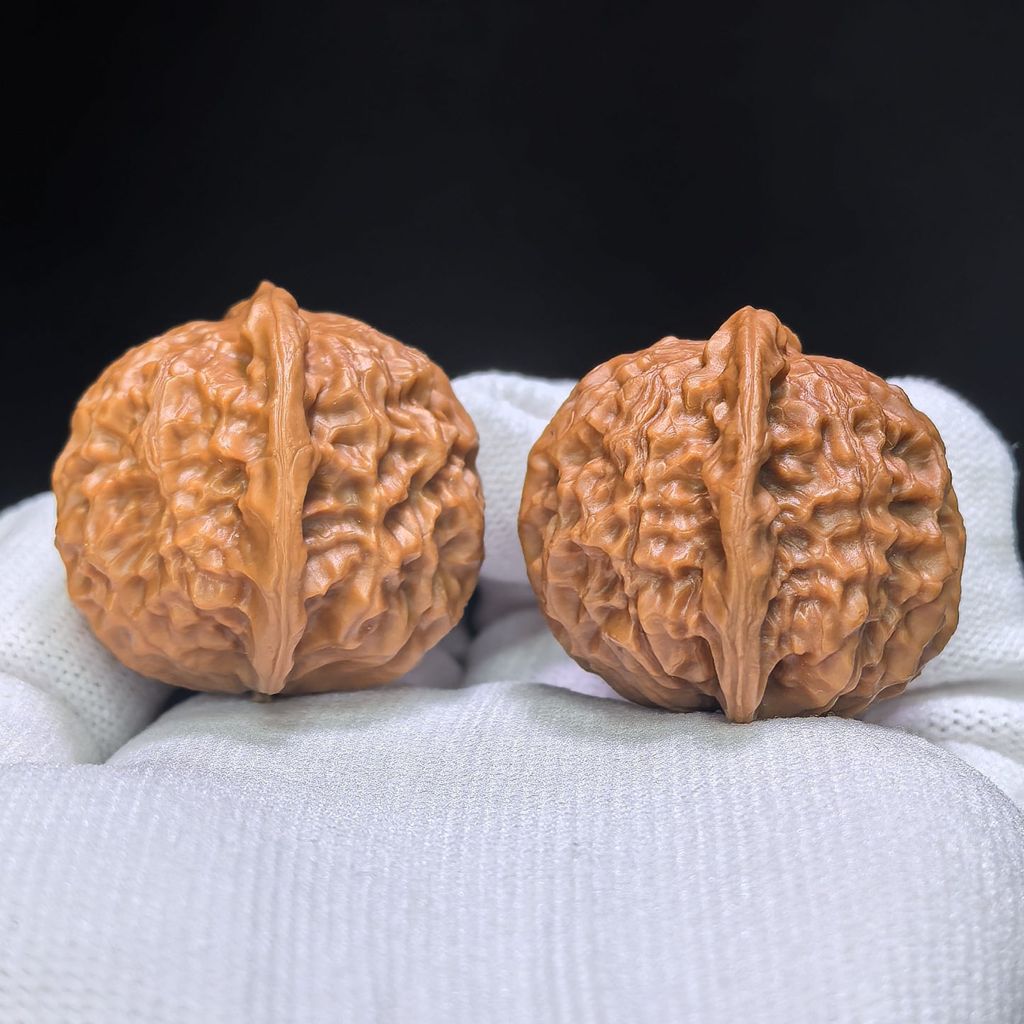 "Porcelain Doll" Ciwawa Wenwan Walnuts Pair | 37.0mm x 35.0mm | CWW-1504C