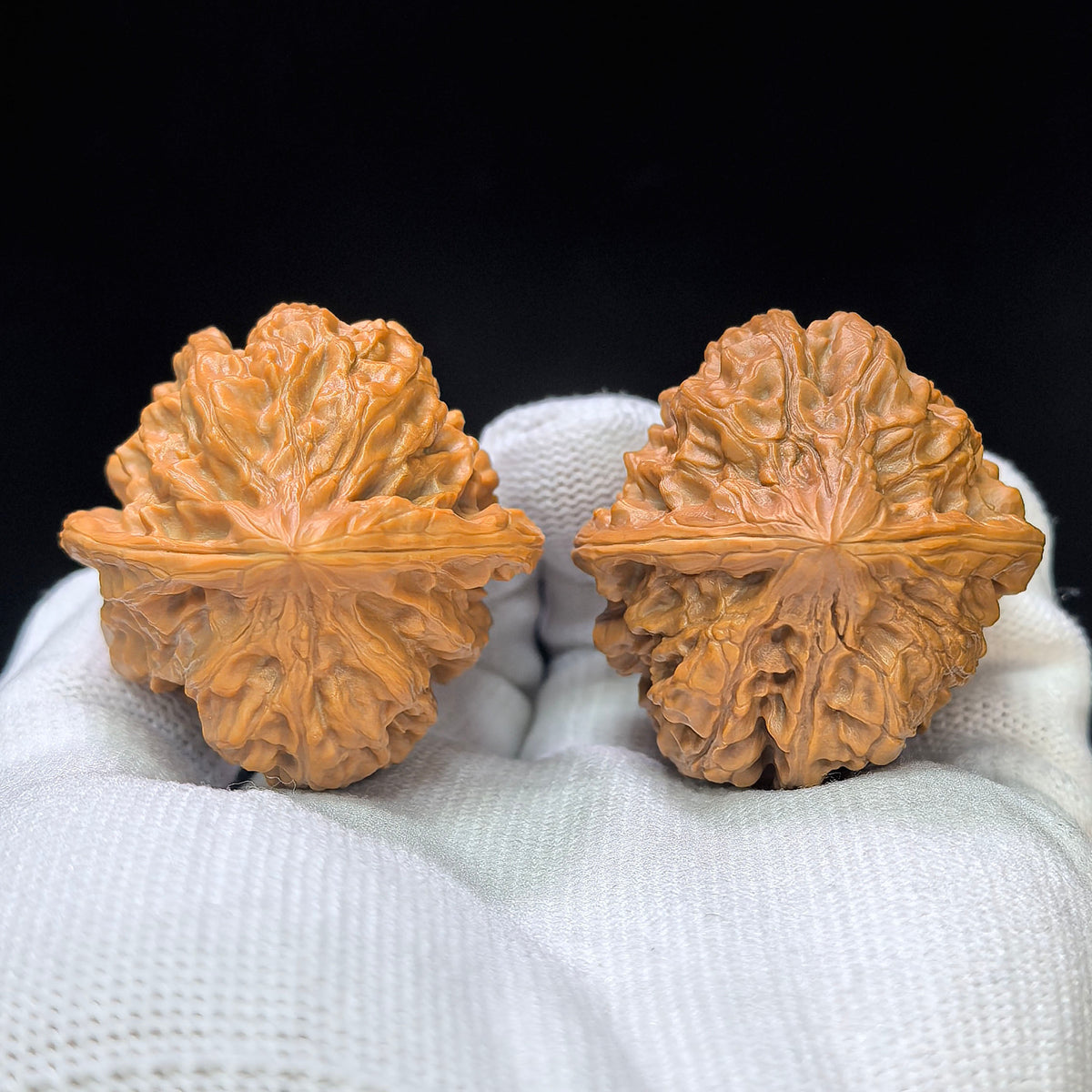 Triangular Peach-Heart “Wild Buffalo” Wenwan Walnut Pair | 38.0mm x 40.0mm | SJTXBD-17F5