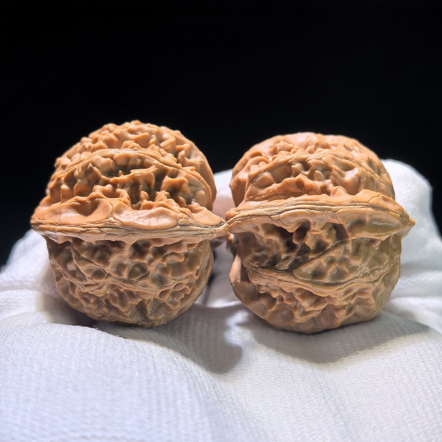 The "Palace Lantern" (Gong Deng) Matched Pair | 42.0mm x 38.0mm | GD-1201C