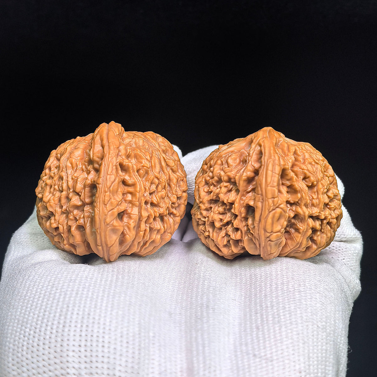 Winged “Butterfly White Lion” Wenwan Walnut Pair — 41.0mm x 41.0mm | HDBS-C1D5E