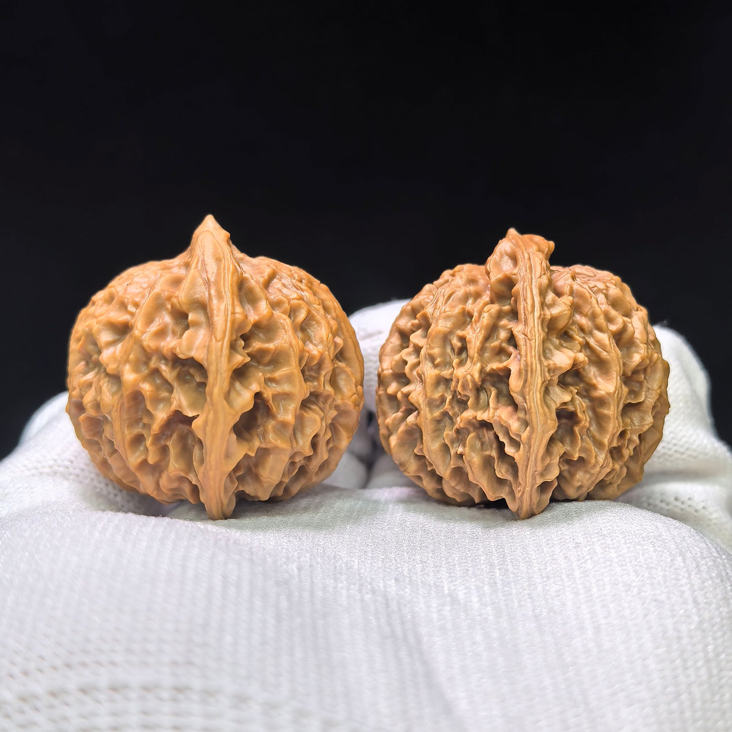 "Crescent Moon Lionhead" (Xuan Yue Shi Tou) Scholar Walnuts Pair | 39.0mm x 34.0mm | Low-Profile Broad-Edge Stance | Stock ID: XY-SY1C7