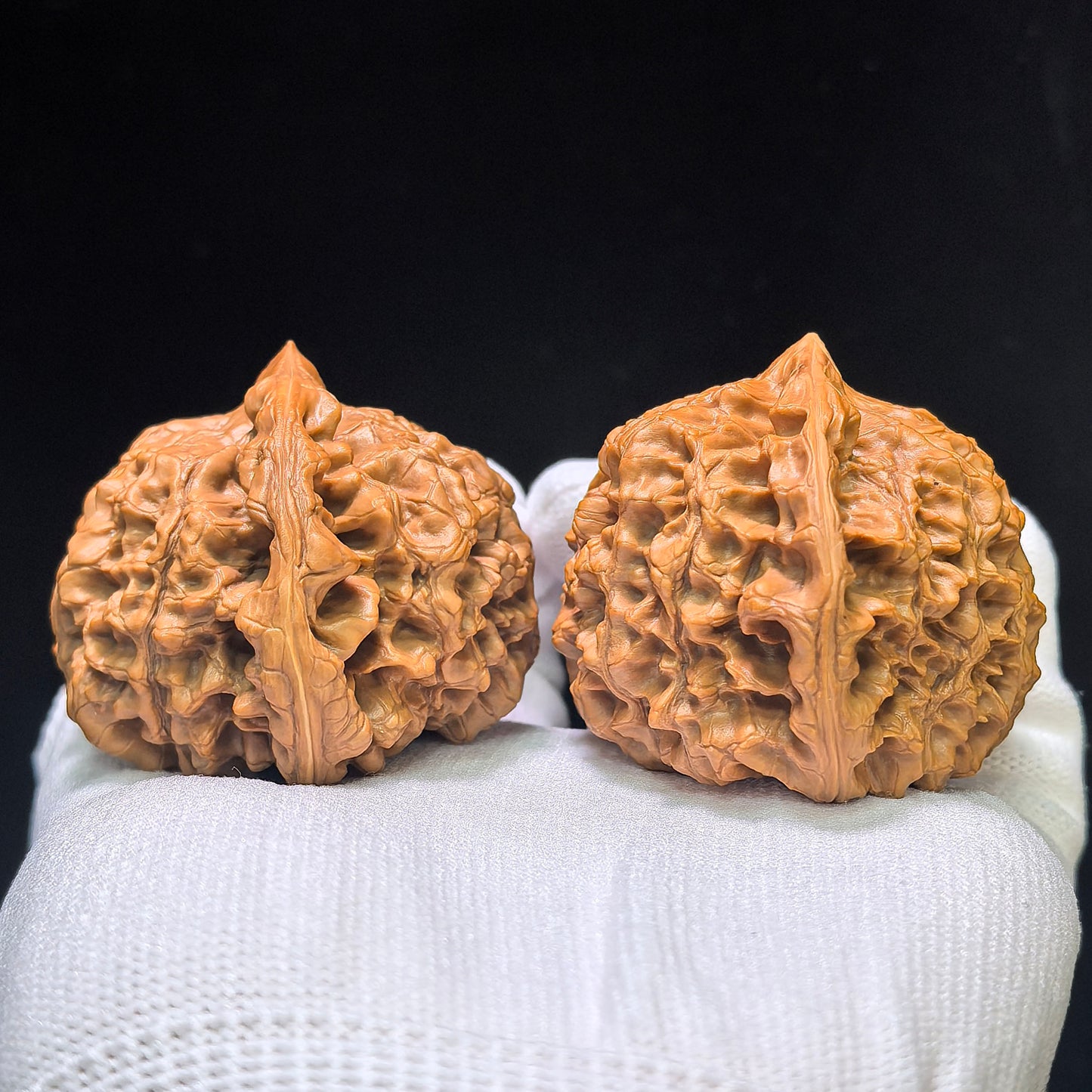 "Kylin Texture Low Profile Concave Base" Qilinwen Aizhuang Aodi Wenwan Walnuts Pair | 52.0mm x 46.0mm | QLW-1551C
