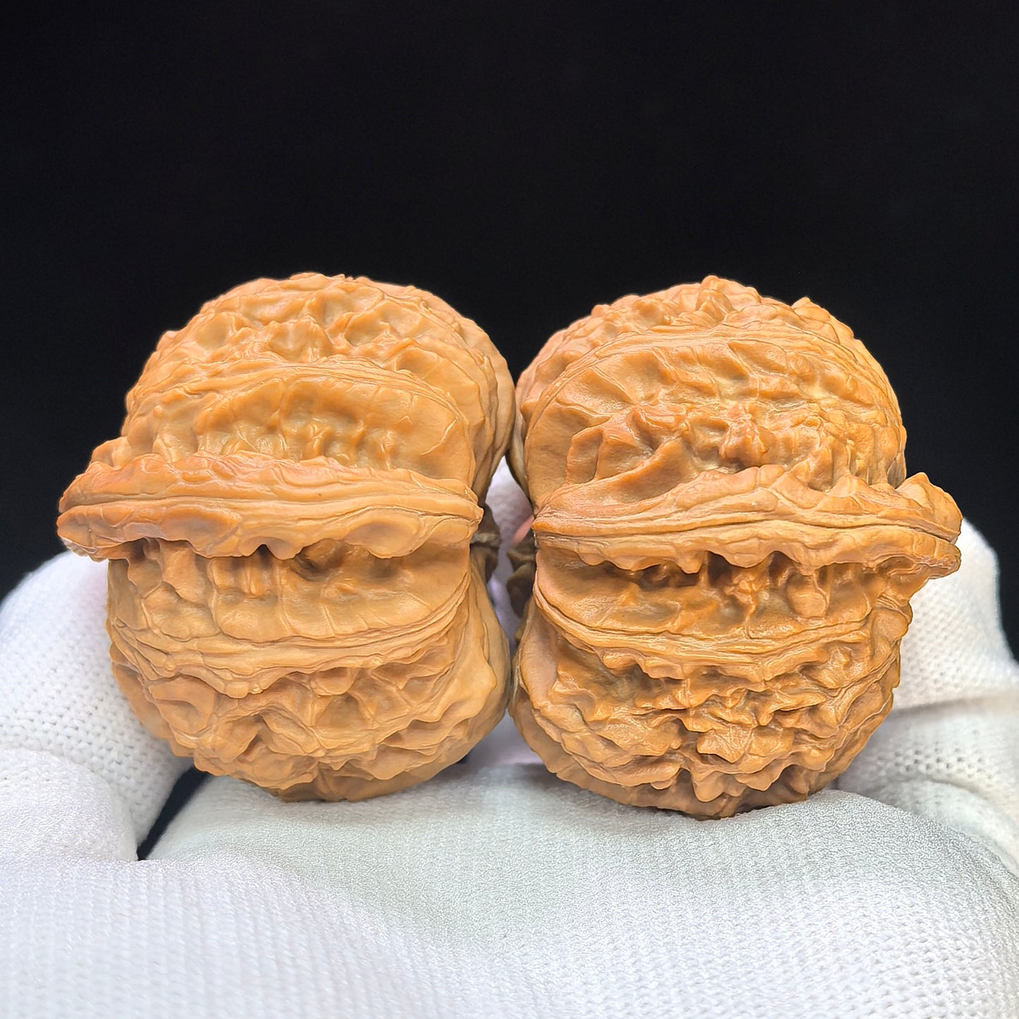 "Spherical White Lion" Qiu Xing Baishizi QXBSJ-1501C Low-Profile Wenwan Walnuts Pair | 44.0mm x 45.0mm | QXBSJ-1501C
