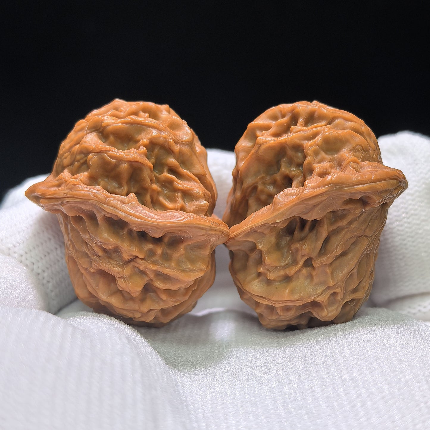 "Special Shape Little Bird" Yixing Xiaoniao Pocket Size Wenwan Walnuts Pair | 30.0mm x 37.0mm | YXXN-CG210E