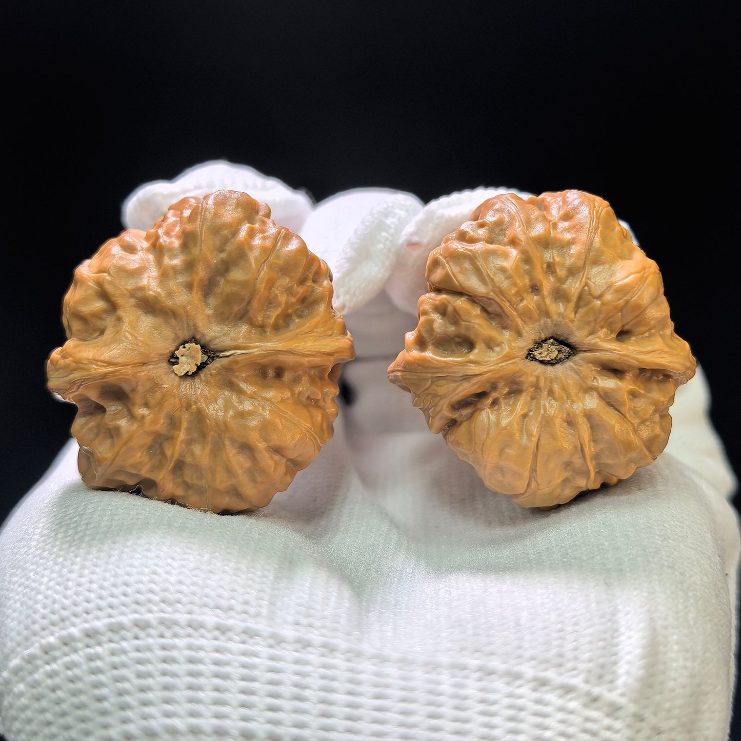 "King Toad" Wangchan W-1108 Hand-Spin Pocket Wenwan Walnuts Pair | 34.0mm x 36.0mm | W-1108