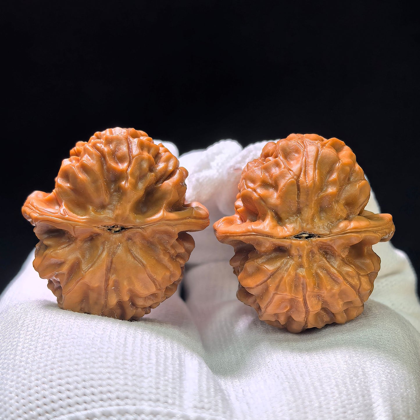 "Golf Ball" Gaoerfu Low-Profile Wenwan Walnuts Pair | 34.0mm x 37.0mm | GEF-1101