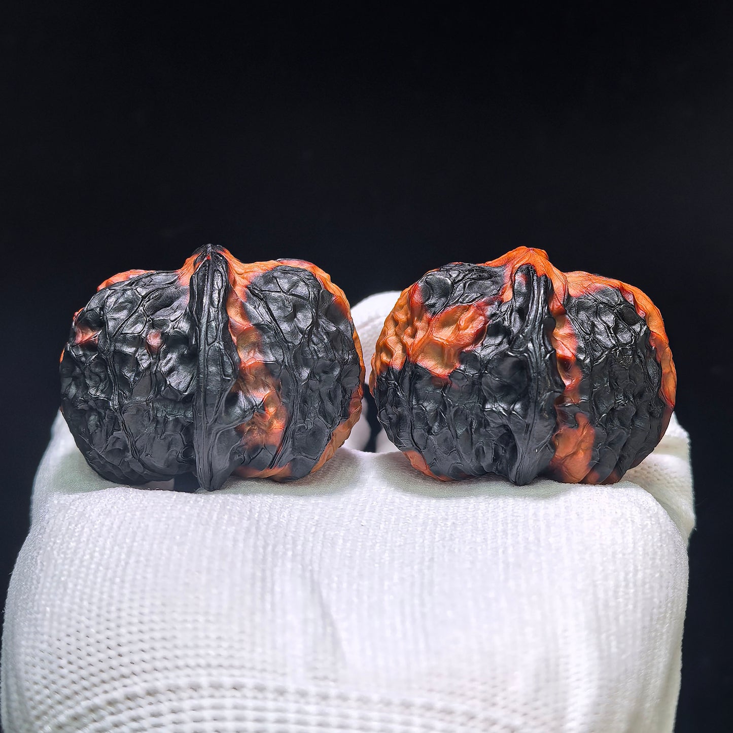 "Earth-Muffled Pumpkin Pier" (Di Men Gua Dun) Scholar Walnuts | Inlaid Rotatable Dragon Head Navels | 41.0mm x 45.0mm | High-Contrast Dual-Tone Masterpiece | Stock ID: DMLGD-101SY