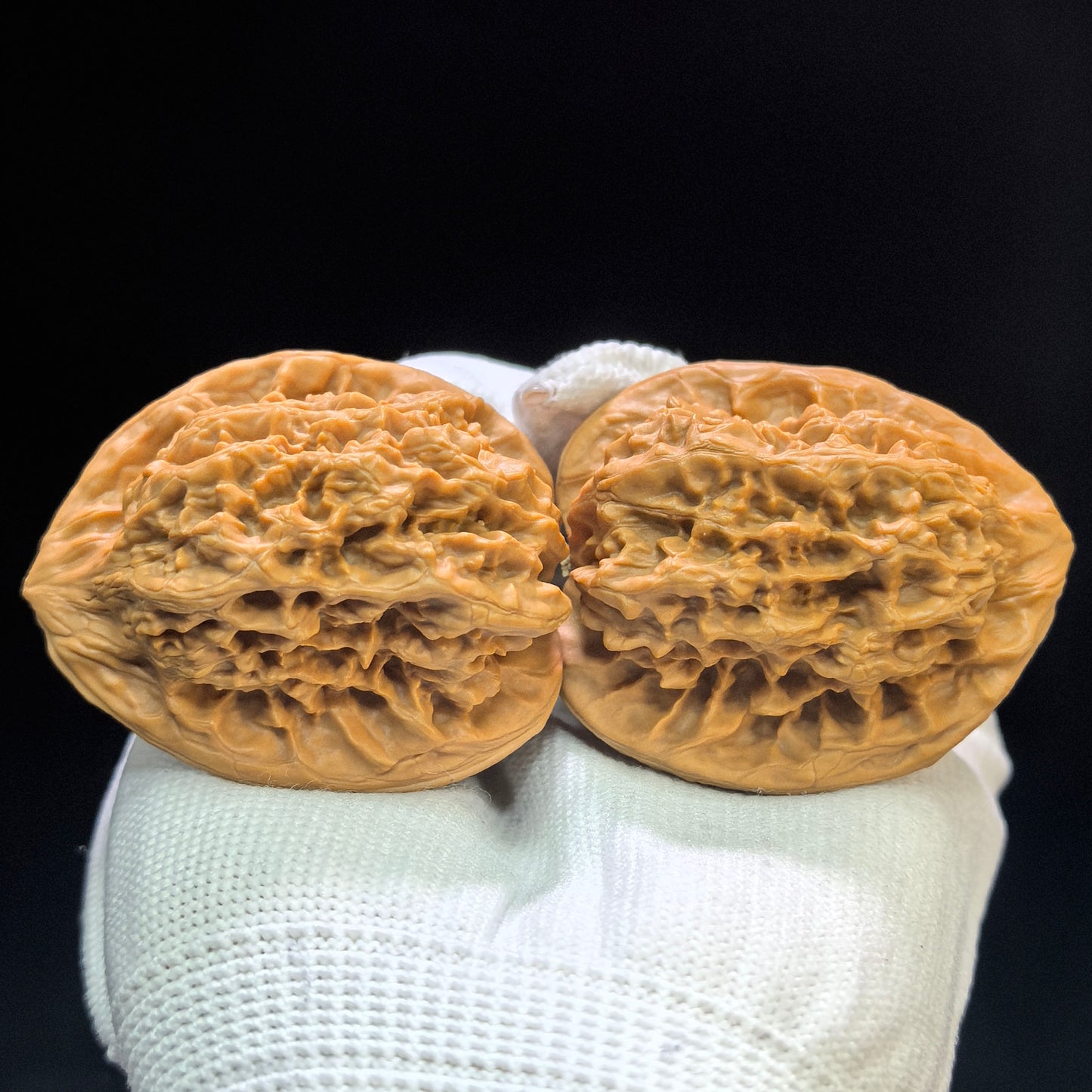 "Luohan Head" Luohantou LHT-1601 Low-Profile Wenwan Walnuts Pair | 42.0mm x 40.0mm | LHT-1601