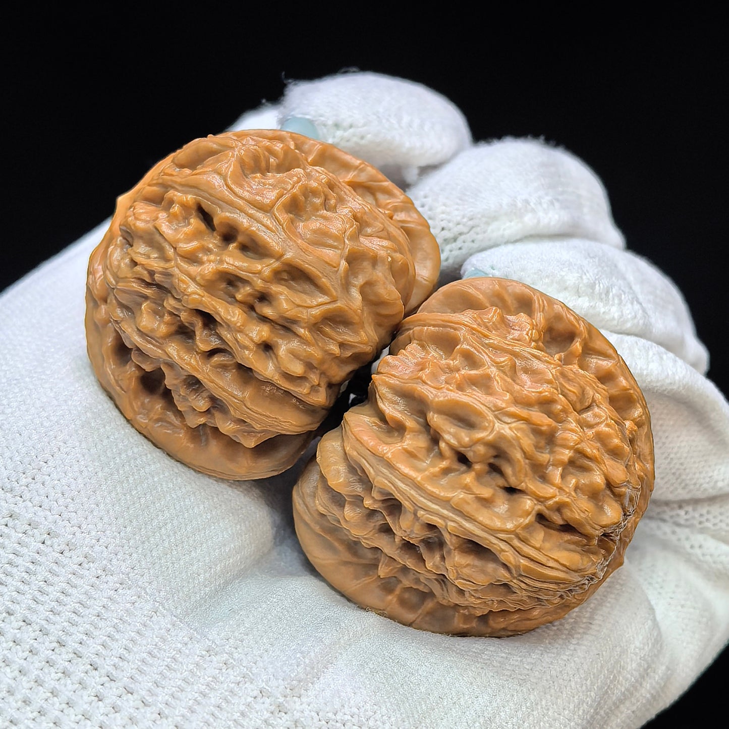 "Spherical White Lionhead" Qiuxing Baishizi QXBSJ-1504C Low-Profile Wenwan Walnuts Pair | 39.0mm x 40.0mm | QXBSJ-1504C