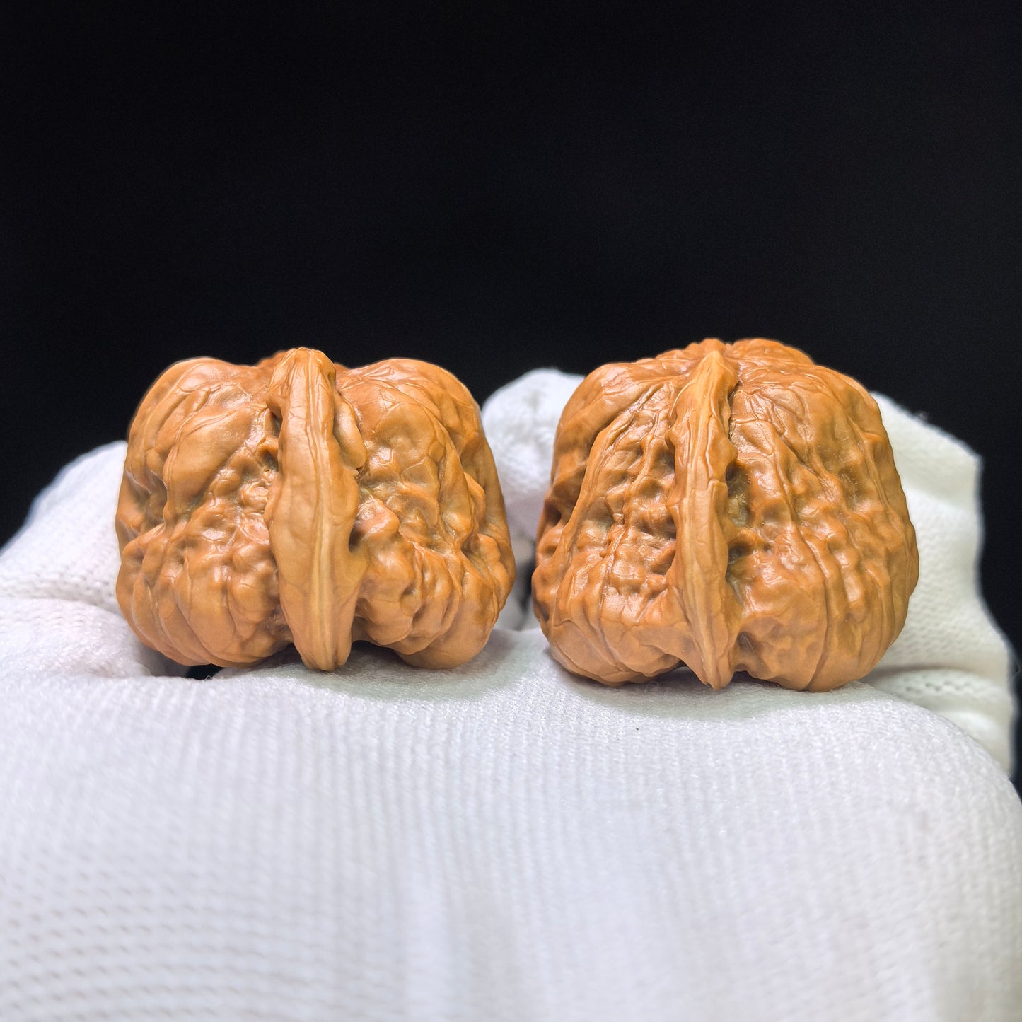 "Toad Head Smooth-Sailing" (Hamatou Yifan Fengshun) Scholar Walnuts Pair | 27.0mm x 35.0mm | Miniature Inverse Profile | Singularities Grade Masterpiece | Stock ID: HMTYF-401E