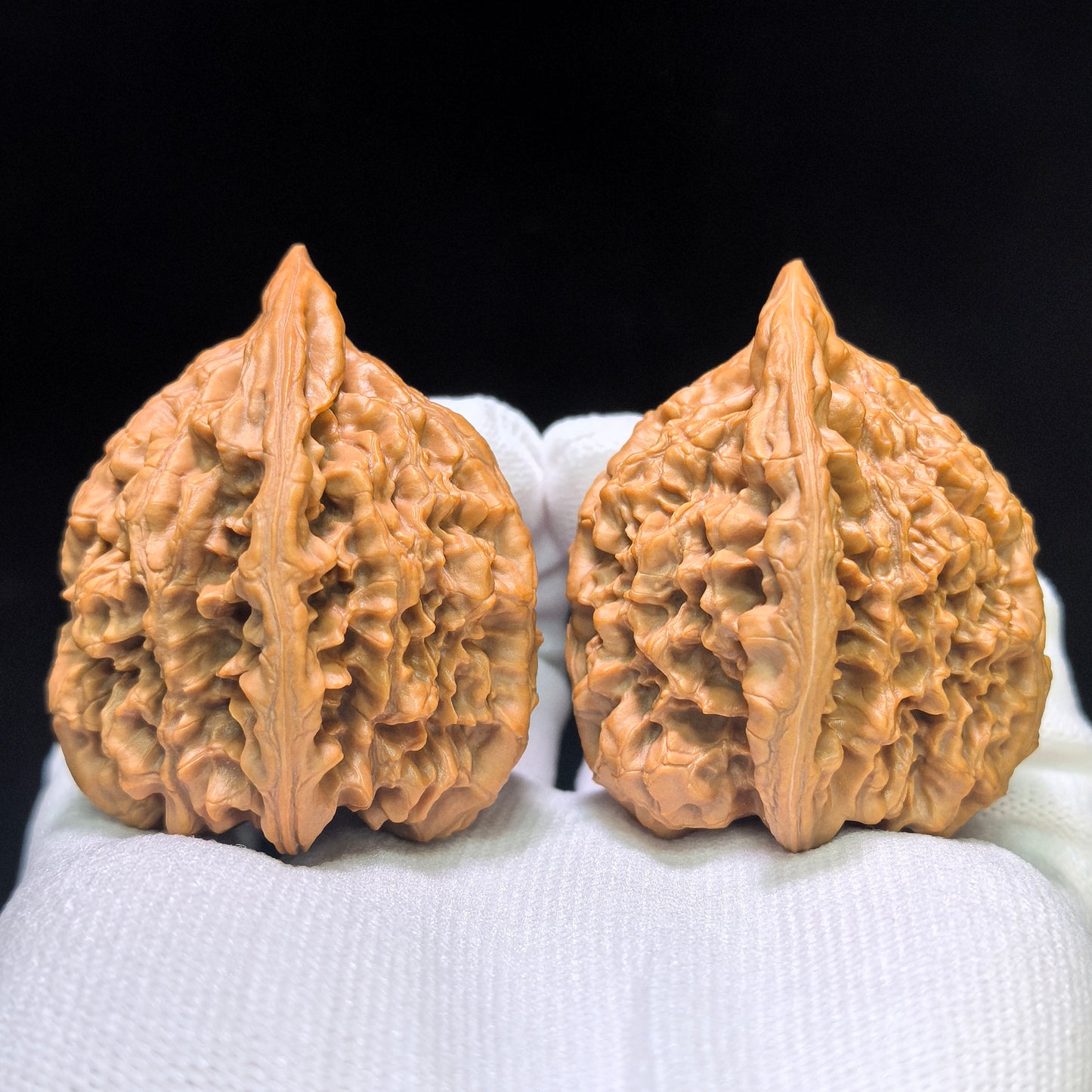 "Kylin-Pattern Peach Heart Concave Base" Qilinwen Taoxin Aodi Wenwan Walnuts (Pair) | 47.0mm x 42.0mm | Stock ID: QLW-1552C