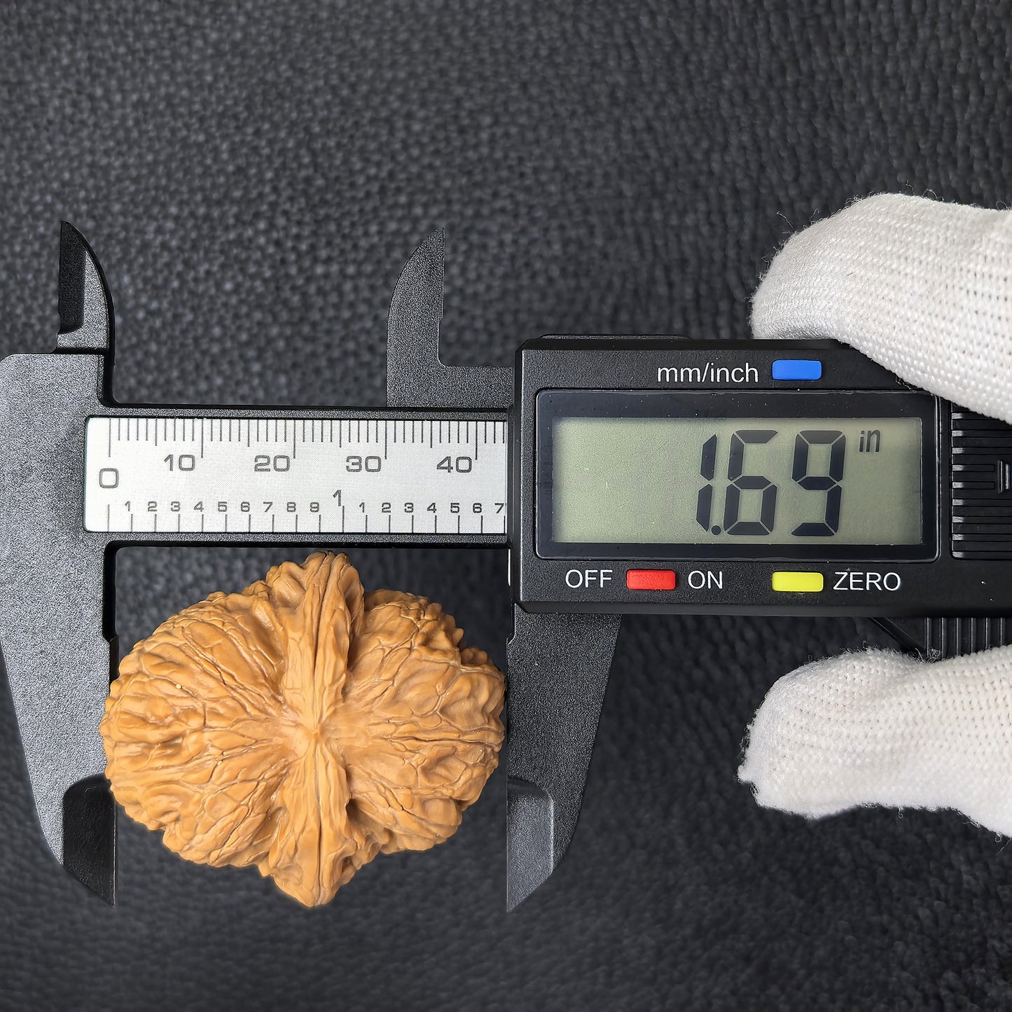 The "Pinggu Ingot" (Pinggu Yuan Bao) Pair | 39.0mm x 42.0mm | PGYB-401