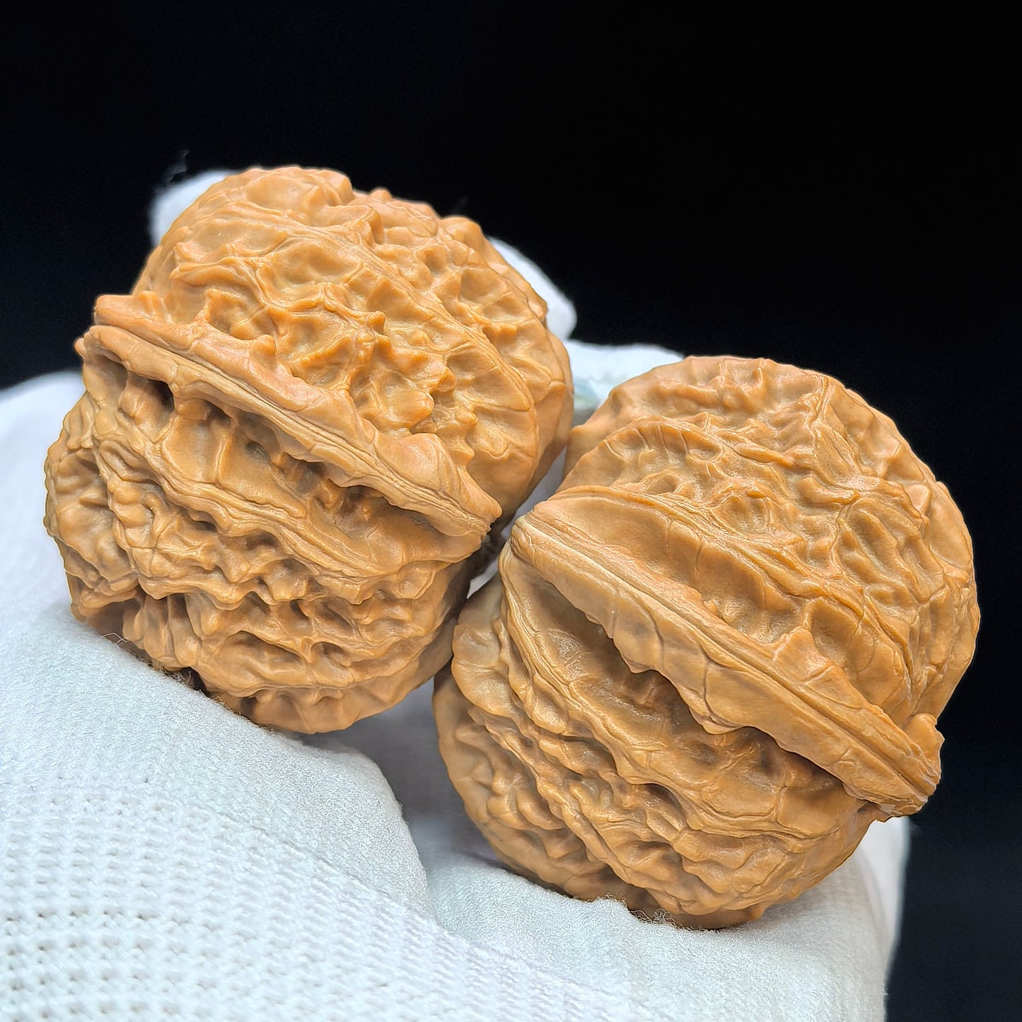 "Spherical White Lion" Qiu Xing Baishizi QXBSJ-1503C Low-Profile Wenwan Walnuts Pair | 41.0mm x 44.0mm | QXBSJ-1503C