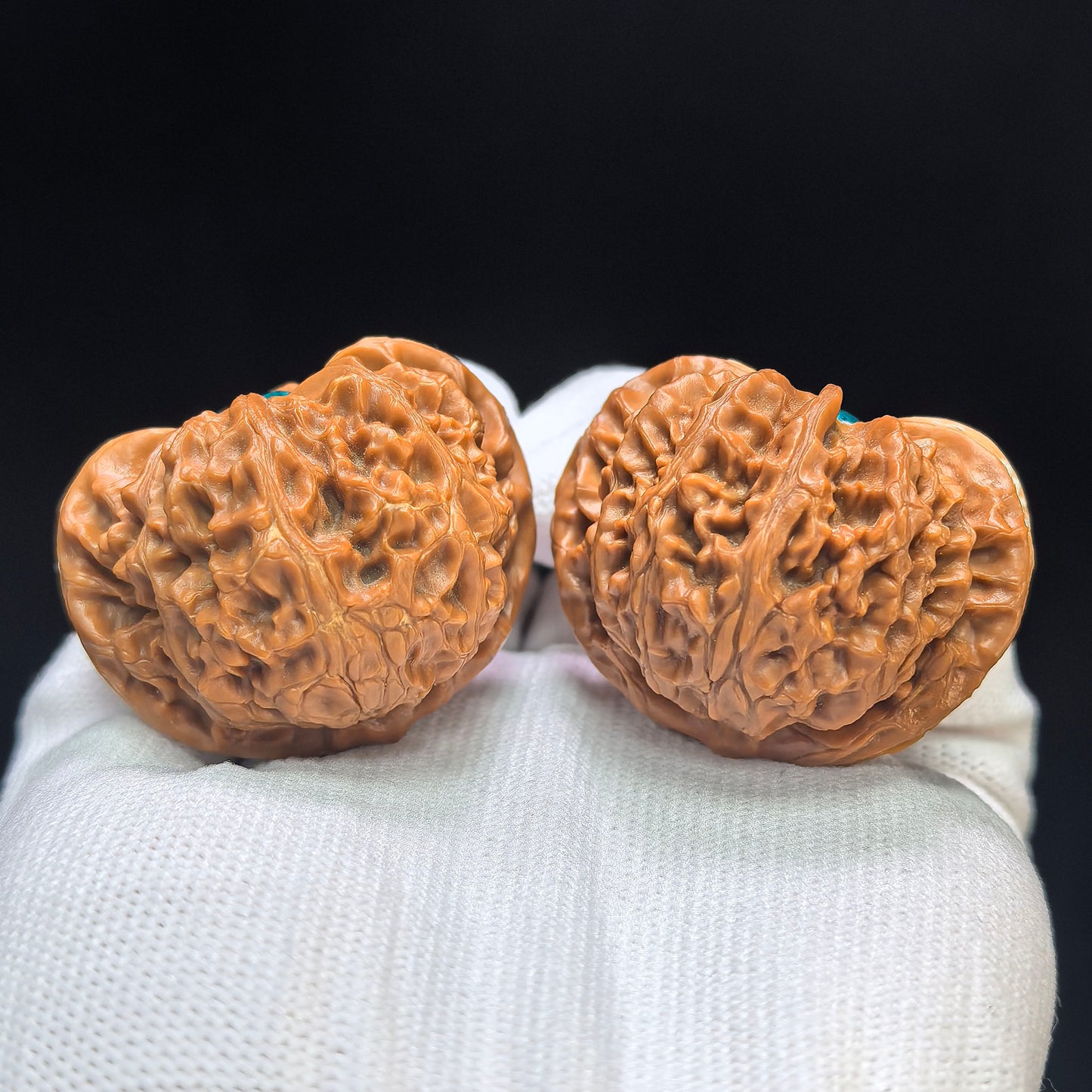 "Palace Lantern Inlaid" Gongdeng Xiangqian Wenwan Walnuts Pair | 43.0mm x 39.0mm | GDXQ-101SY