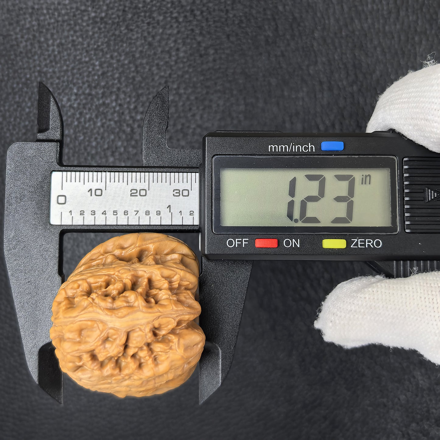 The "Pinggu Ingot" (Pinggu Yuan Bao) Pair | 39.0mm x 42.0mm | PGYB-401