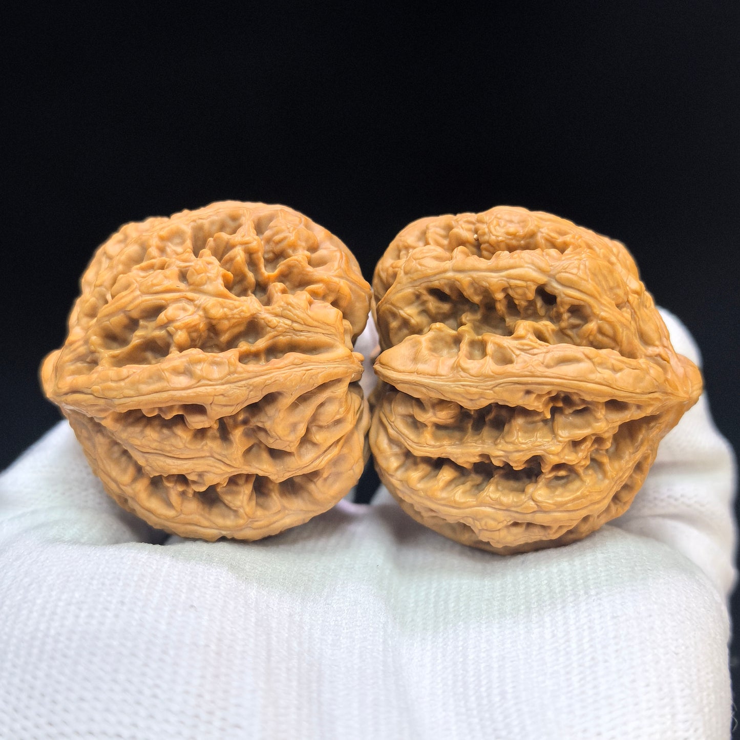 "Large Thick Ridge Vulture" Dacujin Zuoshandiao Wenwan Walnuts Pair | 43.0mm x 43.0mm | CJZSD-C232E