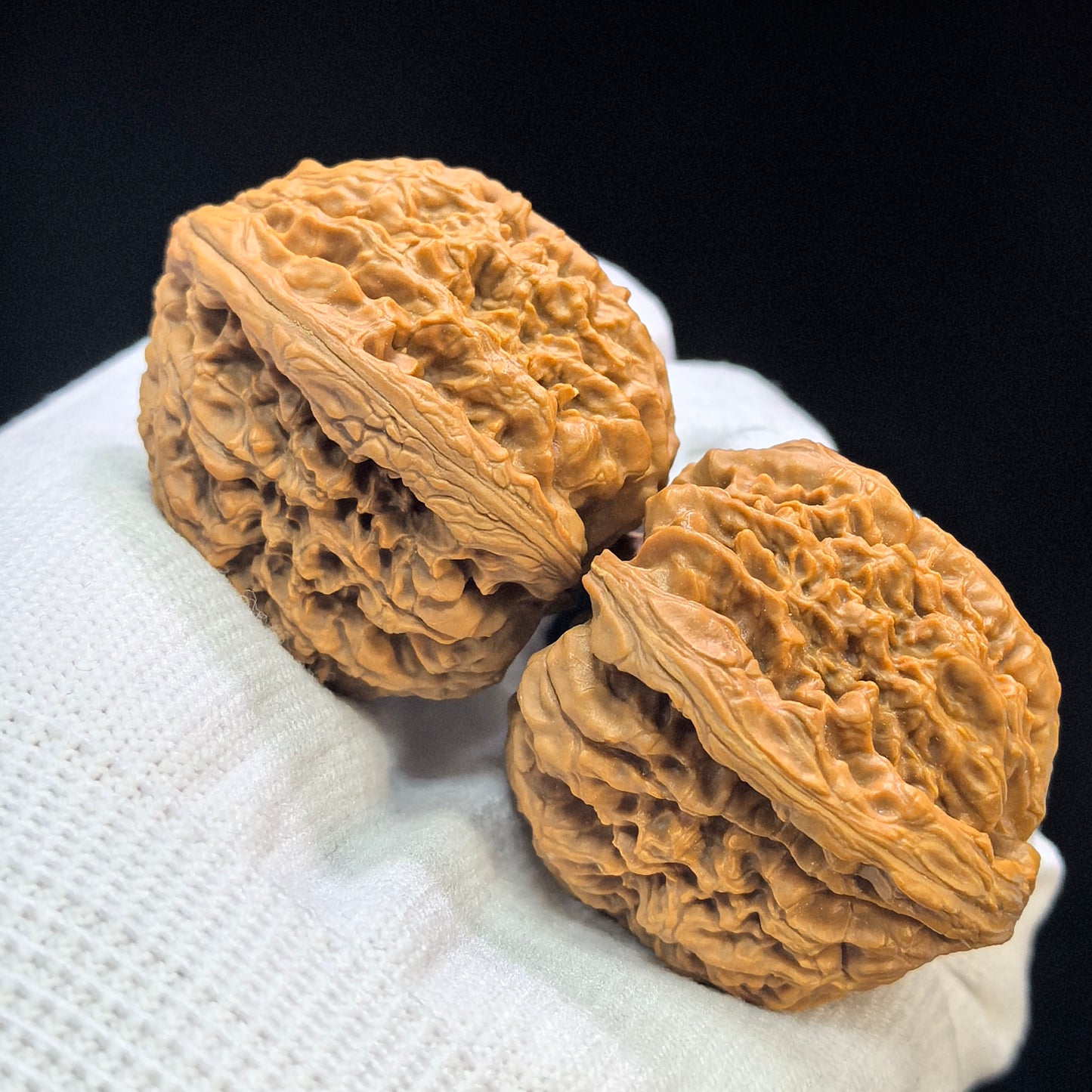 "Tri-Rib Nanjiangshi" Three-Sided Nanjiangshi Wenwan Walnuts (Pair) | 41.0mm x 40.0mm | Stock ID: NJS-1505C