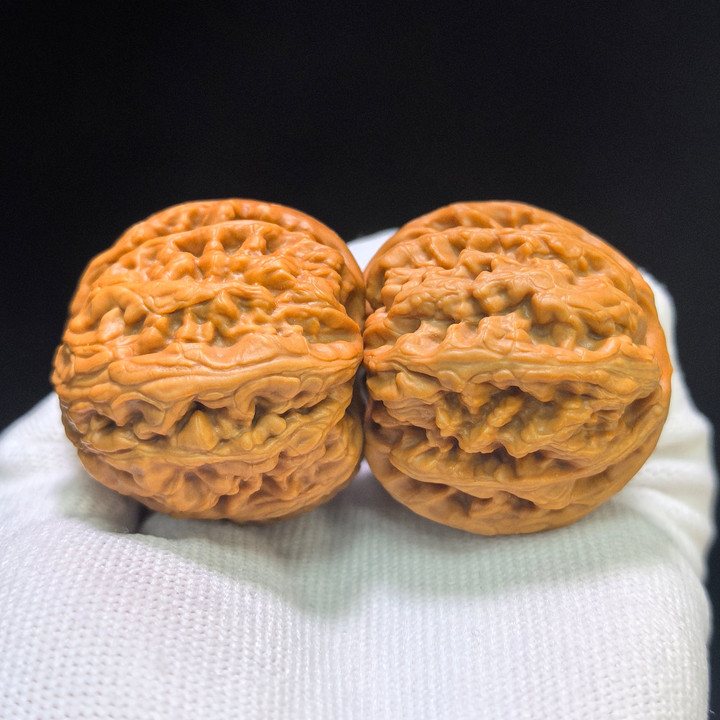 "Red Koi" Hongjinli Wenwan Walnuts Pair | 40.0mm x 42.0mm | HJL-1551C