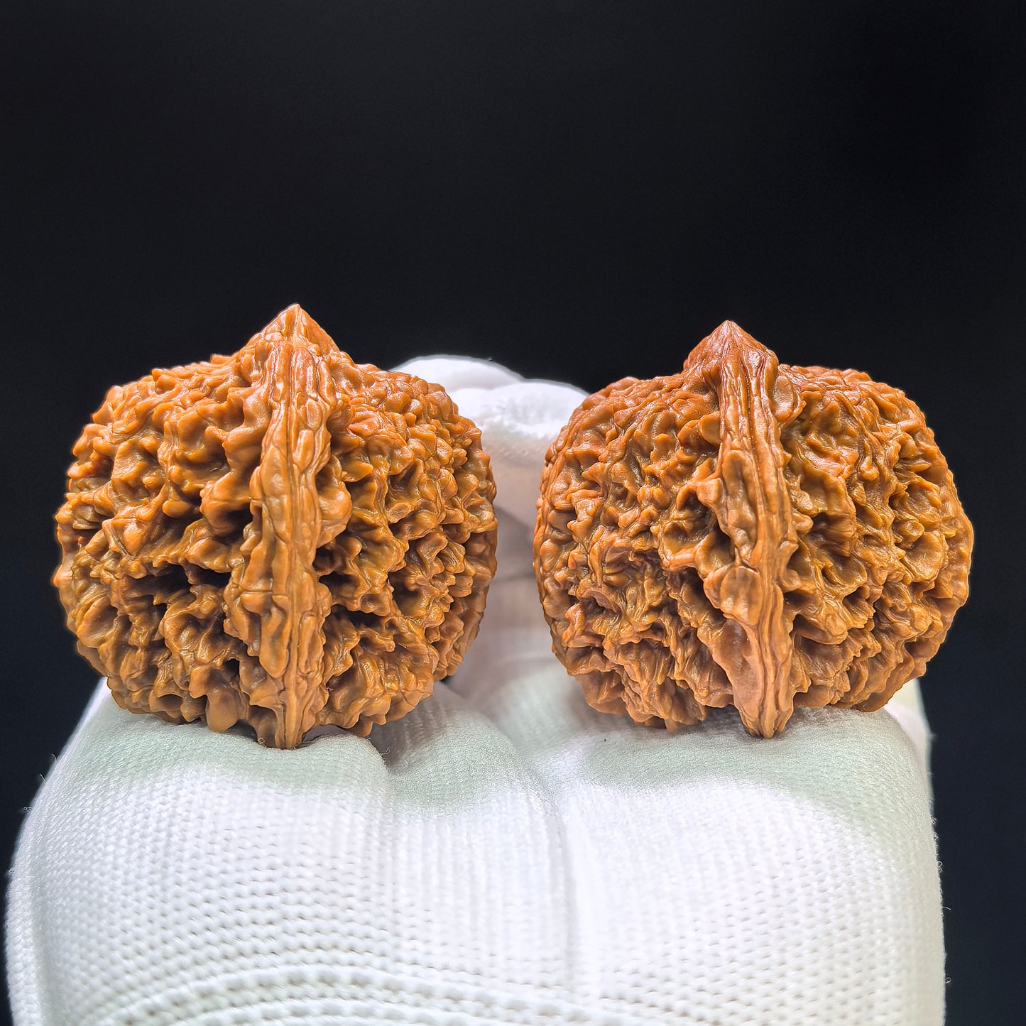 "Concave Base Starry Sky" Aodi Mantianxing Wenwan Walnuts (Pair) | 42.0mm x 41.0mm | Stock ID: ADMTX-1108