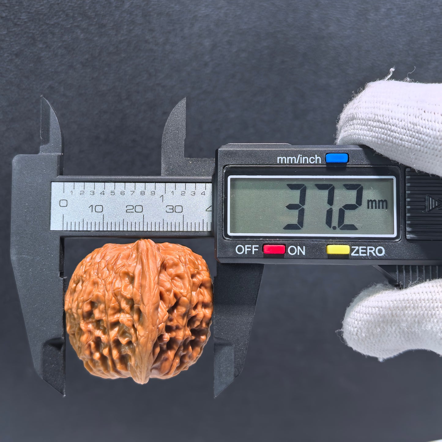 The "Millstone" (Mo Pan) Pair | 37.0mm x 37.0mm | MP-401