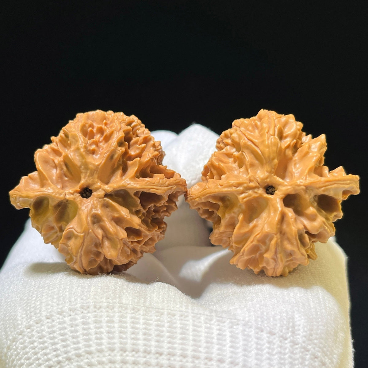"Apple Garden" Pingguoyuan Wenwan Walnuts (Pair) | 38.0mm x 37.0mm | Stock ID: PGY-1106 - ThePatinaProject