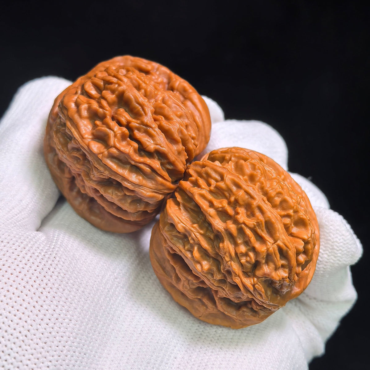 "Bai Shi Zi Xiao Niu Jiao" BSJ-CG1A0E Collector Lineage Wenwan Walnuts Pair | 41.0mm x 44.0mm | Stock ID: BSJ-CG1A0E - ThePatinaProject
