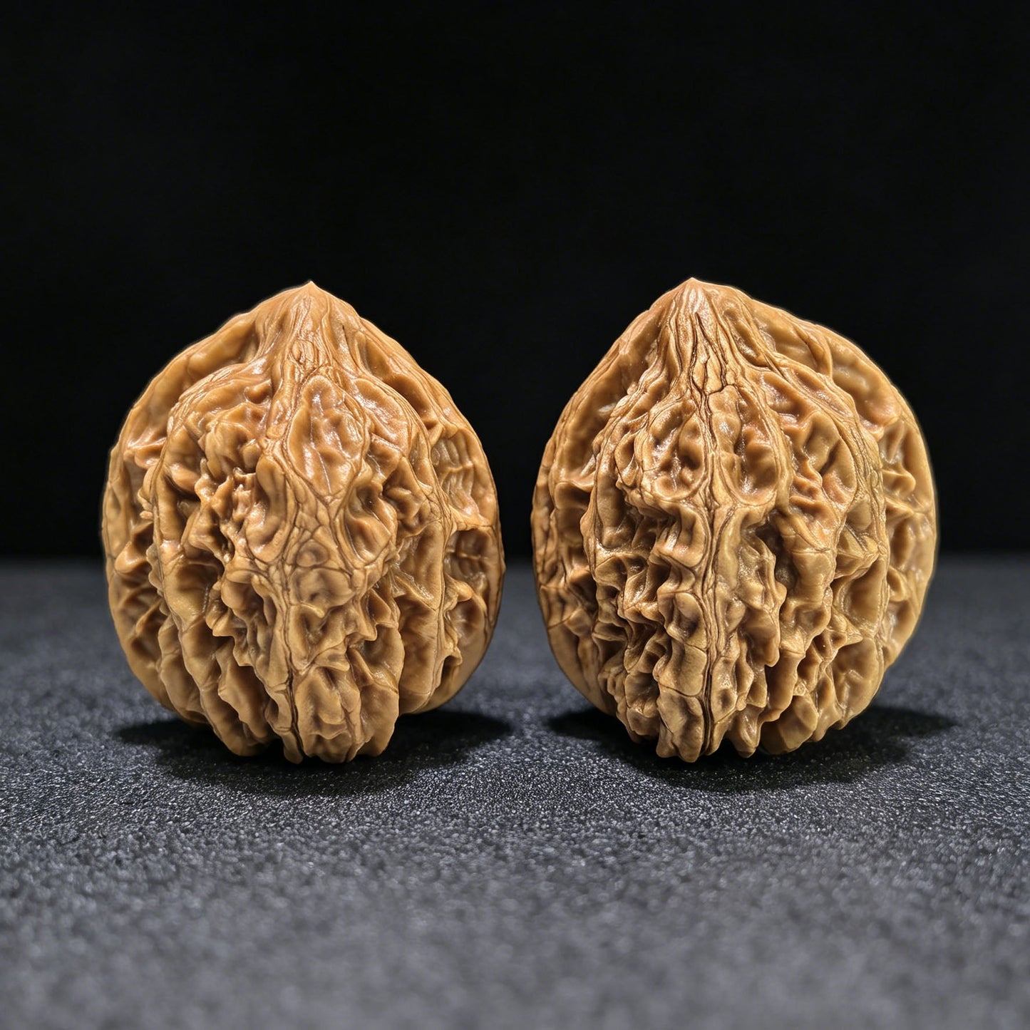 "Beijing Chicken Heart" Beijing Jixin BJJX-1404 Classic Wenwan Walnuts Pair | 42.0mm x 41.0mm | BJJX-1404 - ThePatinaProject