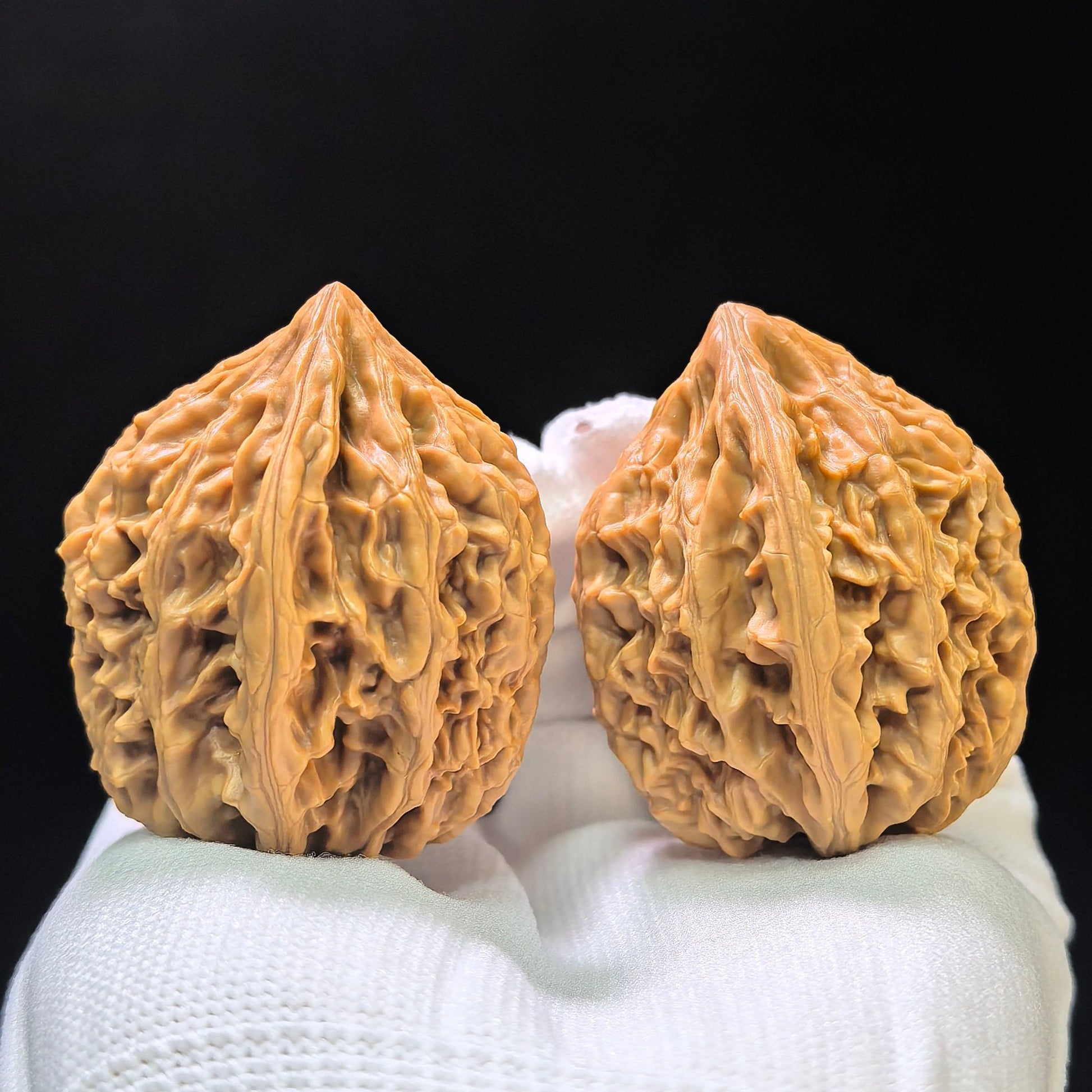 "Beijing Chicken-Heart" Beijing Jixin Classic Heritage Wenwan Walnuts Pair | 36.0mm x 38.0mm | BJJX-1102 - ThePatinaProject
