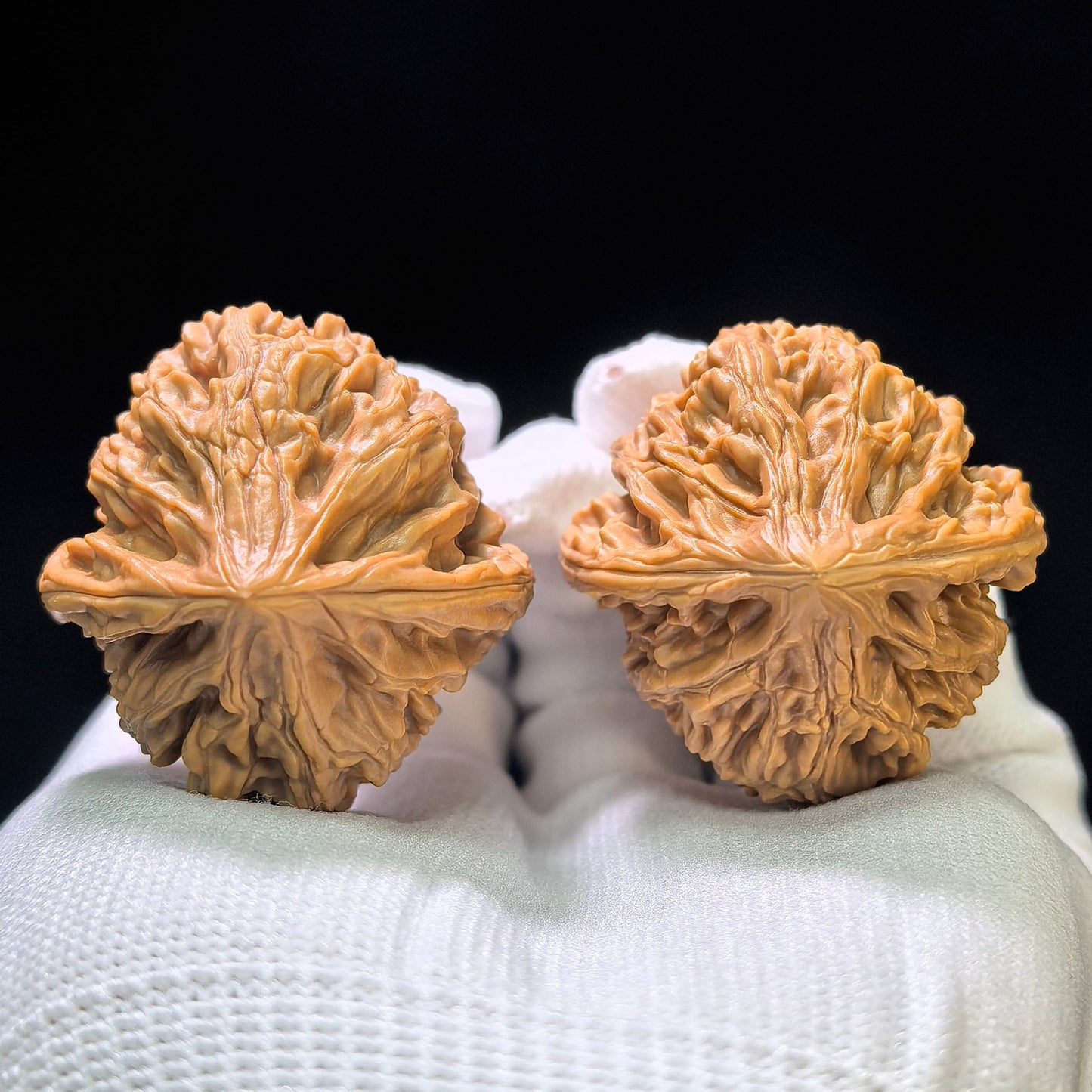 "Beijing Chicken-Heart" Beijing Jixin Classic Heritage Wenwan Walnuts Pair | 36.0mm x 38.0mm | BJJX-1102 - ThePatinaProject