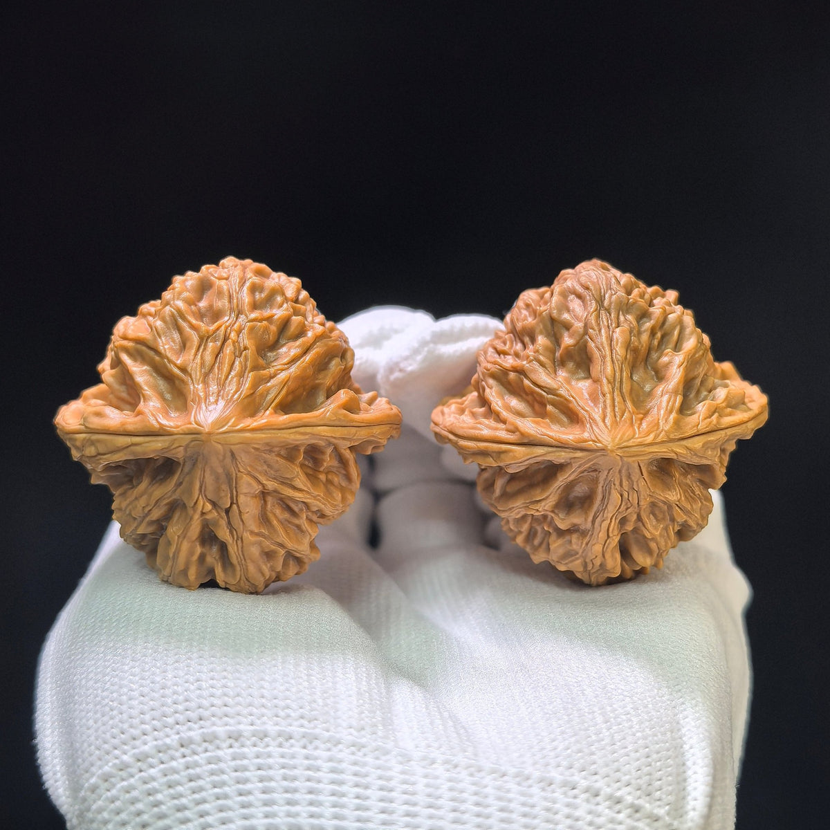 "Beijing Chicken-Heart" Beijing Jixin Classic Heritage Wenwan Walnuts Pair | 41.0mm x 40.0mm | BJJX-1106 - ThePatinaProject