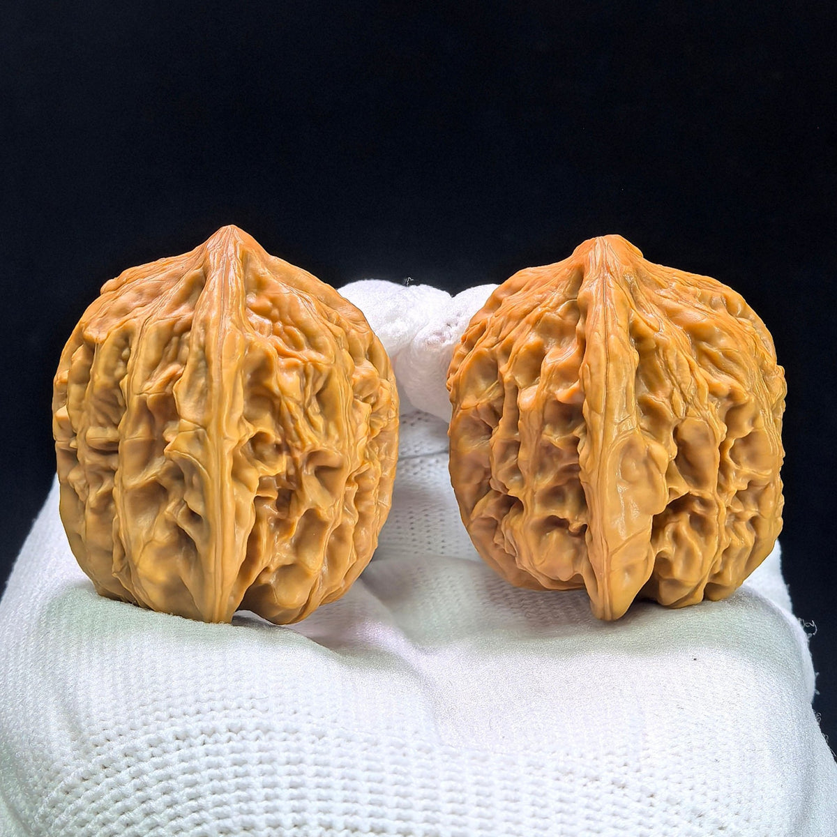 "Beijing Chicken Heart" Beijing Jixin Wenwan Walnuts Pair | 37.0mm x 35.0mm | BJJX-1401 - ThePatinaProject
