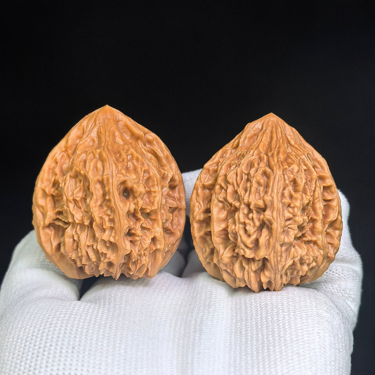 "Beijing Chicken Heart" Classic Selection BJJX-601 Heirloom Wenwan Walnuts Pair | 41.0mm x 41.0mm | BJJX-601 - ThePatinaProject