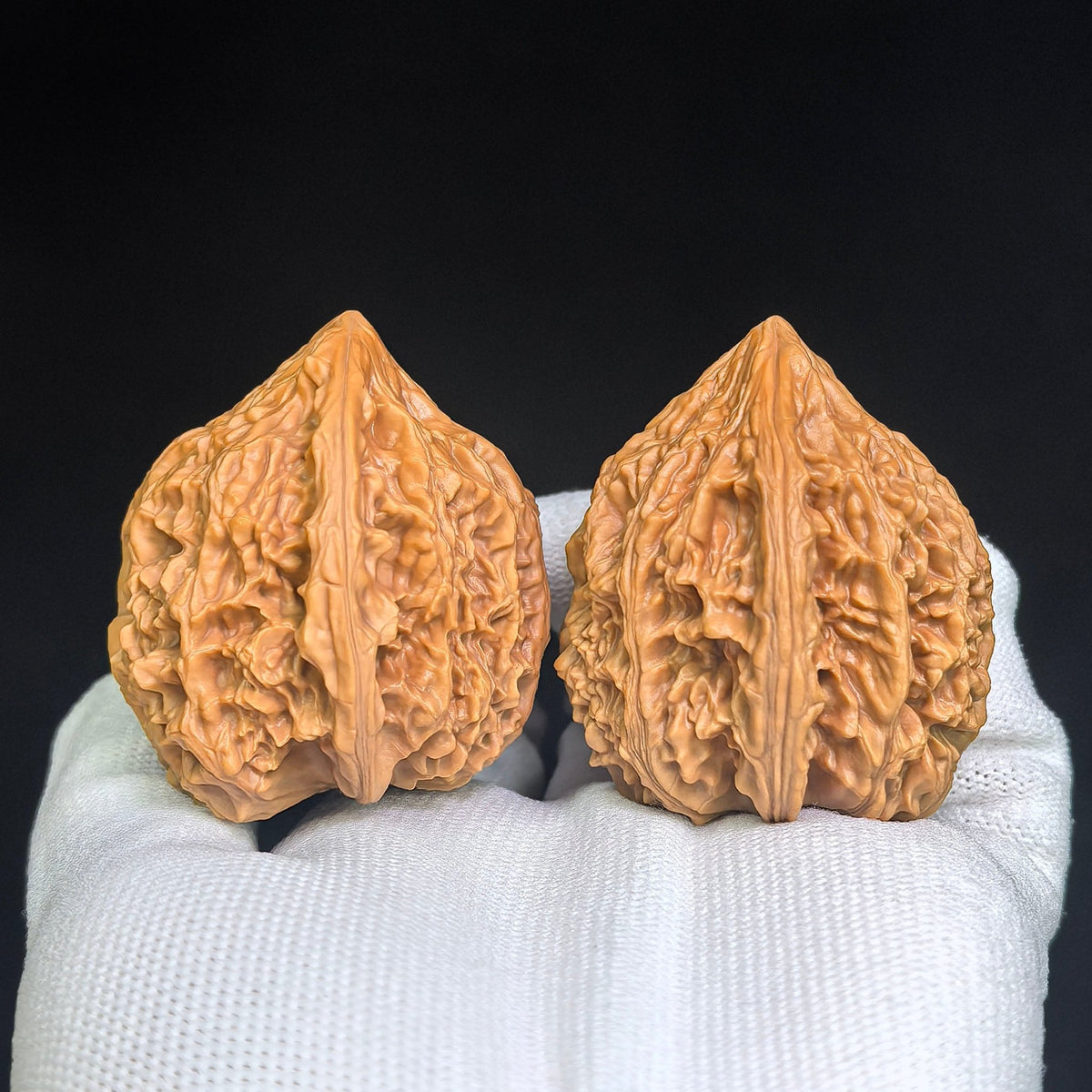 "Beijing Chicken Heart" Classic Selection BJJX-601 Heirloom Wenwan Walnuts Pair | 41.0mm x 41.0mm | BJJX-601 - ThePatinaProject