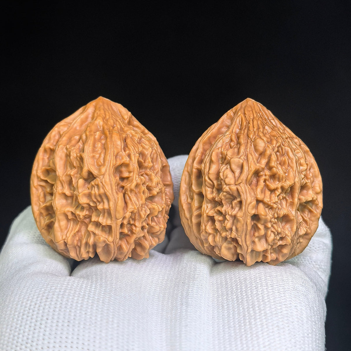 "Beijing Chicken Heart" Classic Selection BJJX-601 Heirloom Wenwan Walnuts Pair | 41.0mm x 41.0mm | BJJX-601 - ThePatinaProject