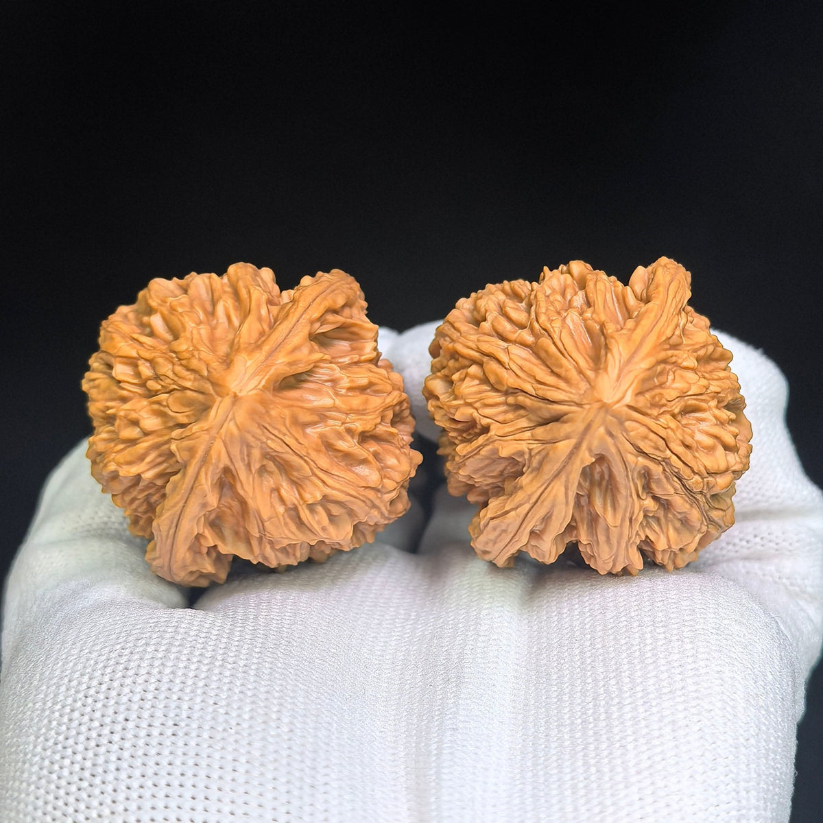 "Beijing Chicken Heart" Classic Selection BJJX-601 Heirloom Wenwan Walnuts Pair | 41.0mm x 41.0mm | BJJX-601 - ThePatinaProject