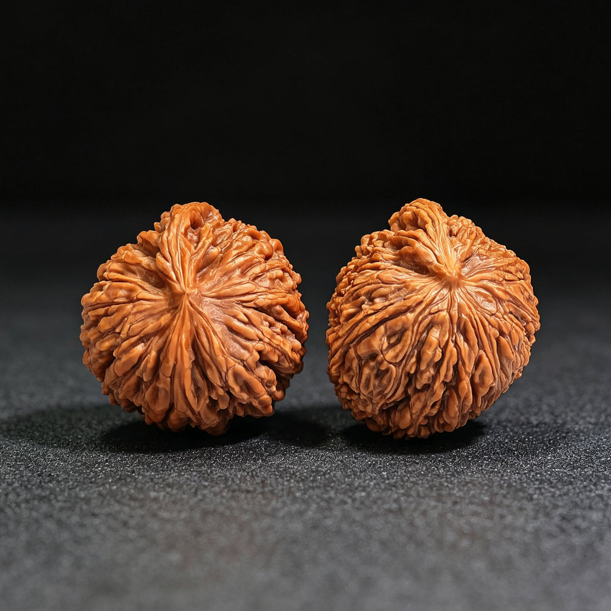 "Blizzard Single Rib" BaoXue YiGenJin BXYGJ-CG1B4E Wenwan Walnuts Collector Pair | 39.0mm x 34.0mm | Stock ID: BXYGJ-CG1B4E - ThePatinaProject