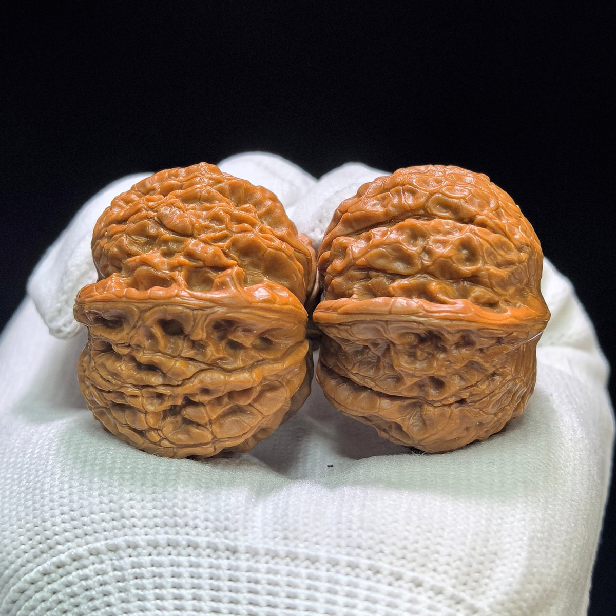 "Blood Qilin" Xue Qilin XQL-1601 Low-Profile Wenwan Walnuts Pair | 38.0mm x 38.0mm | XQL-1601 - ThePatinaProject