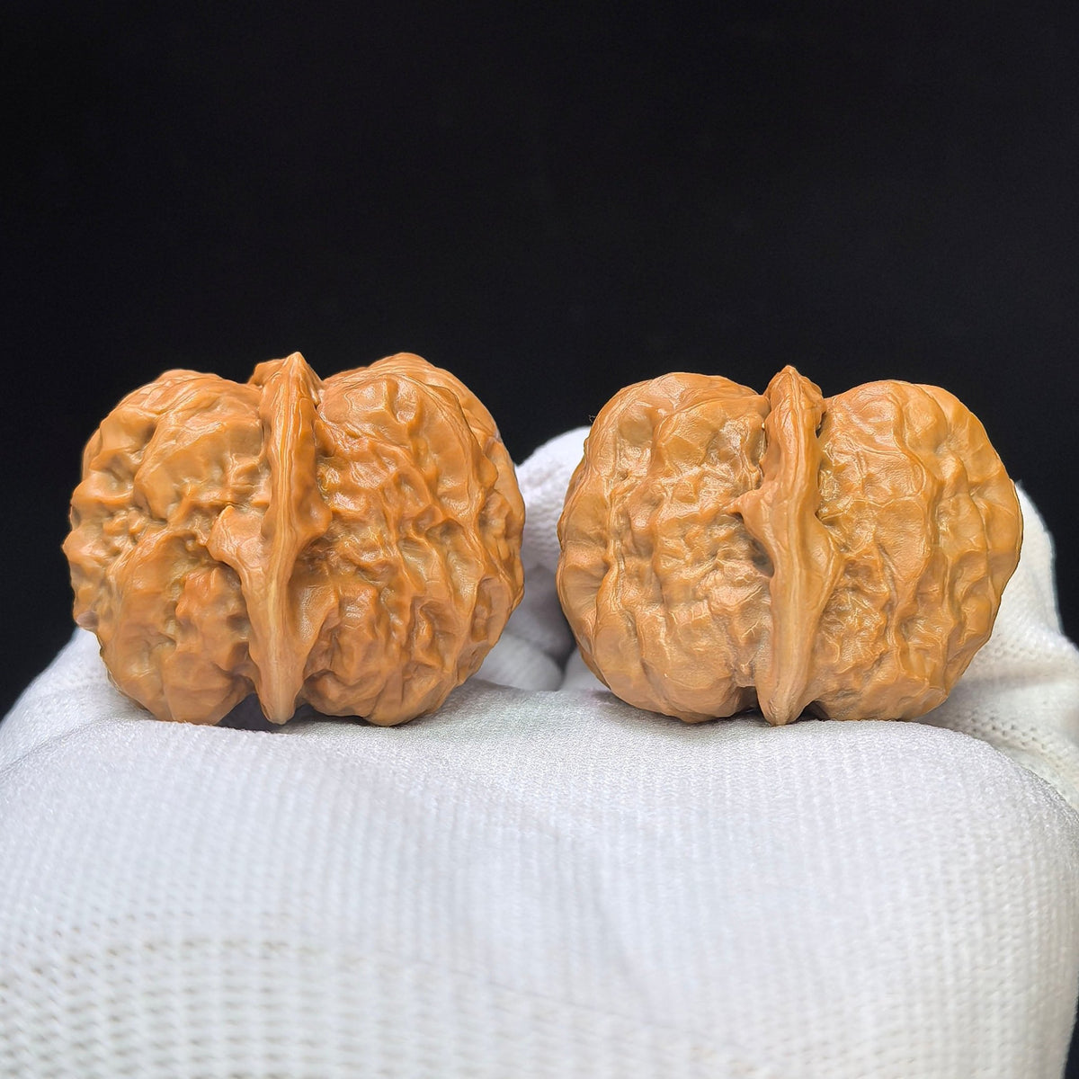 Broad-Bodied Deep-Textured Toad Head Wenwan Walnut Pair — 36.0mm x 41.0mm | HMT-1504C - ThePatinaProject