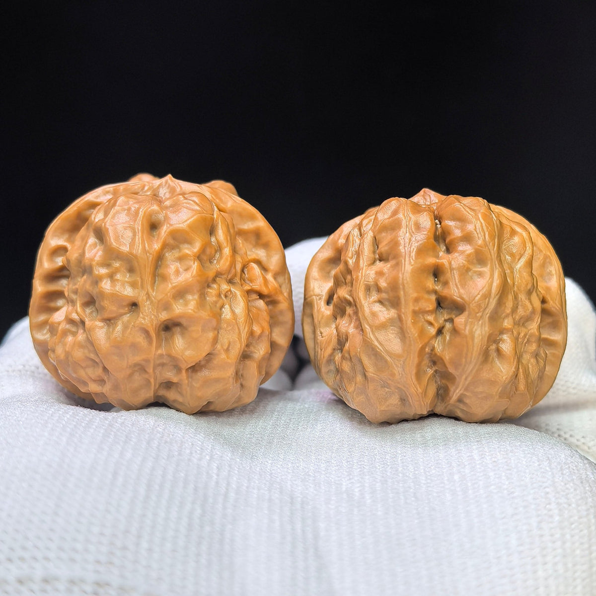 Broad-Bodied Deep-Textured Toad Head Wenwan Walnut Pair — 36.0mm x 41.0mm | HMT-1504C - ThePatinaProject