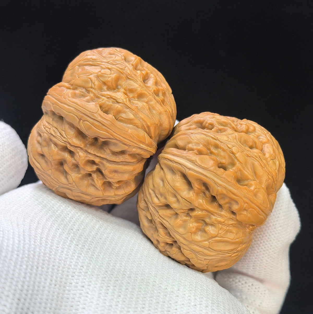Broad-Rimmed Rounded Pinggu Yuanbao Wenwan Walnut Pair — 38.0mm x 39.0mm | PGYB-1504C - ThePatinaProject