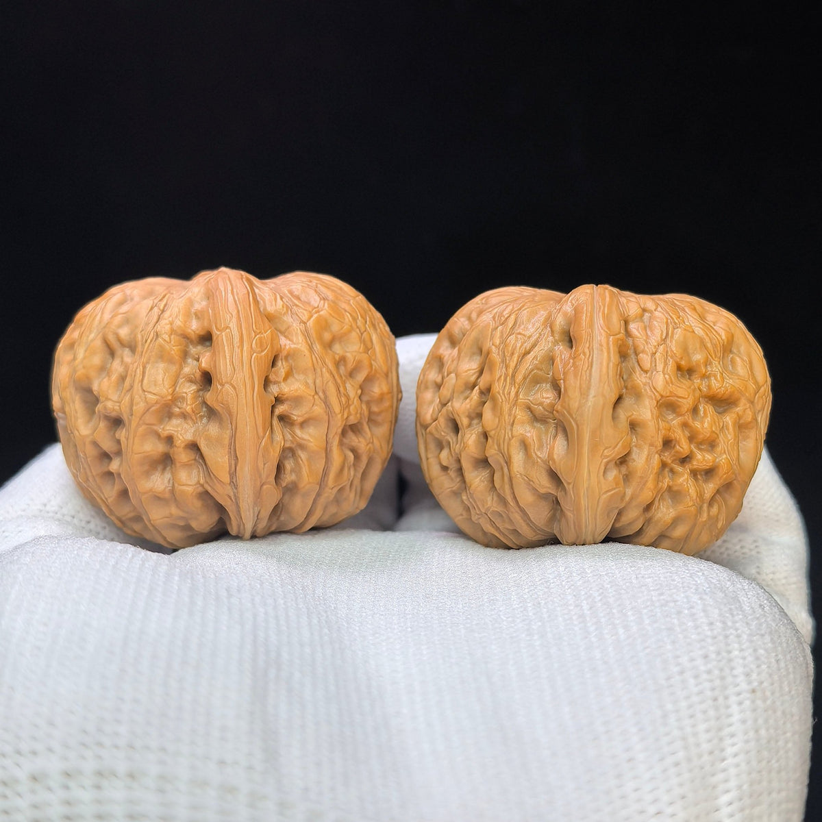 Broad-Rimmed Rounded Pinggu Yuanbao Wenwan Walnut Pair — 38.0mm x 39.0mm | PGYB-1504C - ThePatinaProject