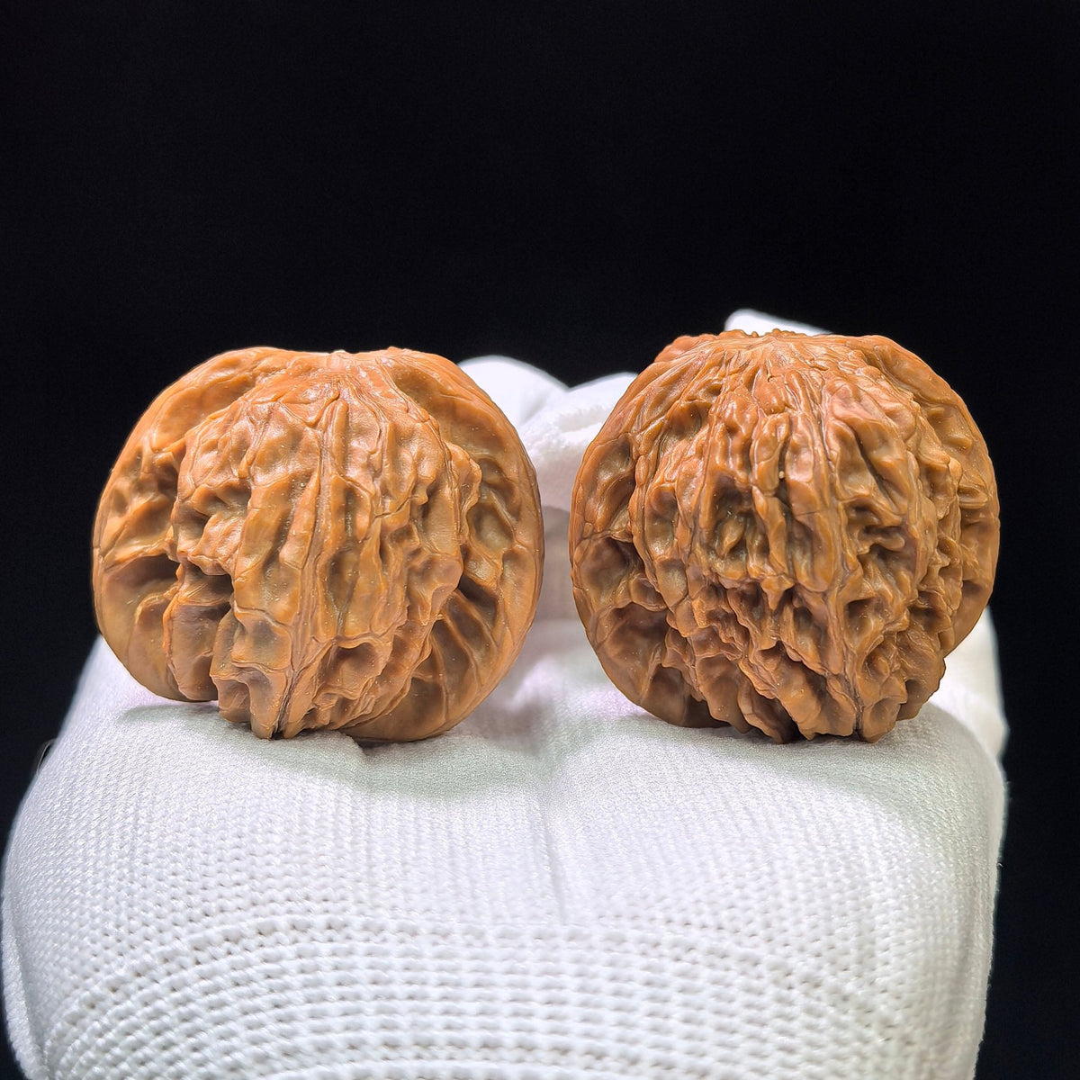 "Butterfly Millstone" Hudie Mopan MP-1403 Low-Profile Wenwan Walnuts Pair | 38.0mm x 38.0mm | MP-1403 - ThePatinaProject