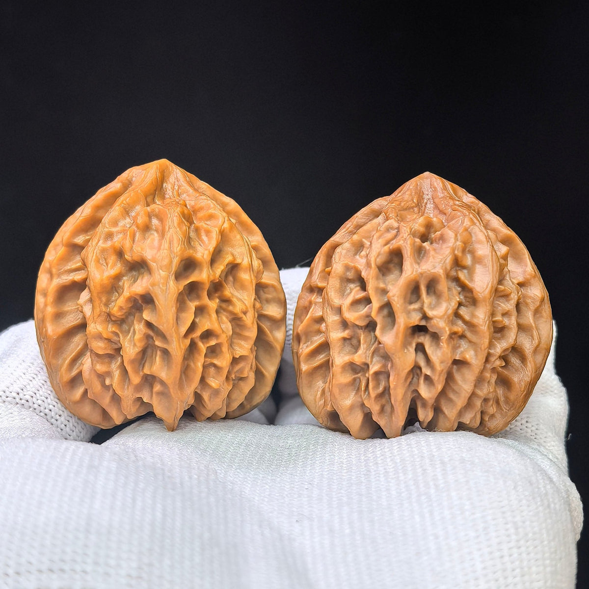 "Cao Da Long" Master Lineage CaoDaLong CAL-1111 Wenwan Walnuts Collector Pair | 40.0mm x 40.0mm | Stock ID: CAL-1111 - ThePatinaProject